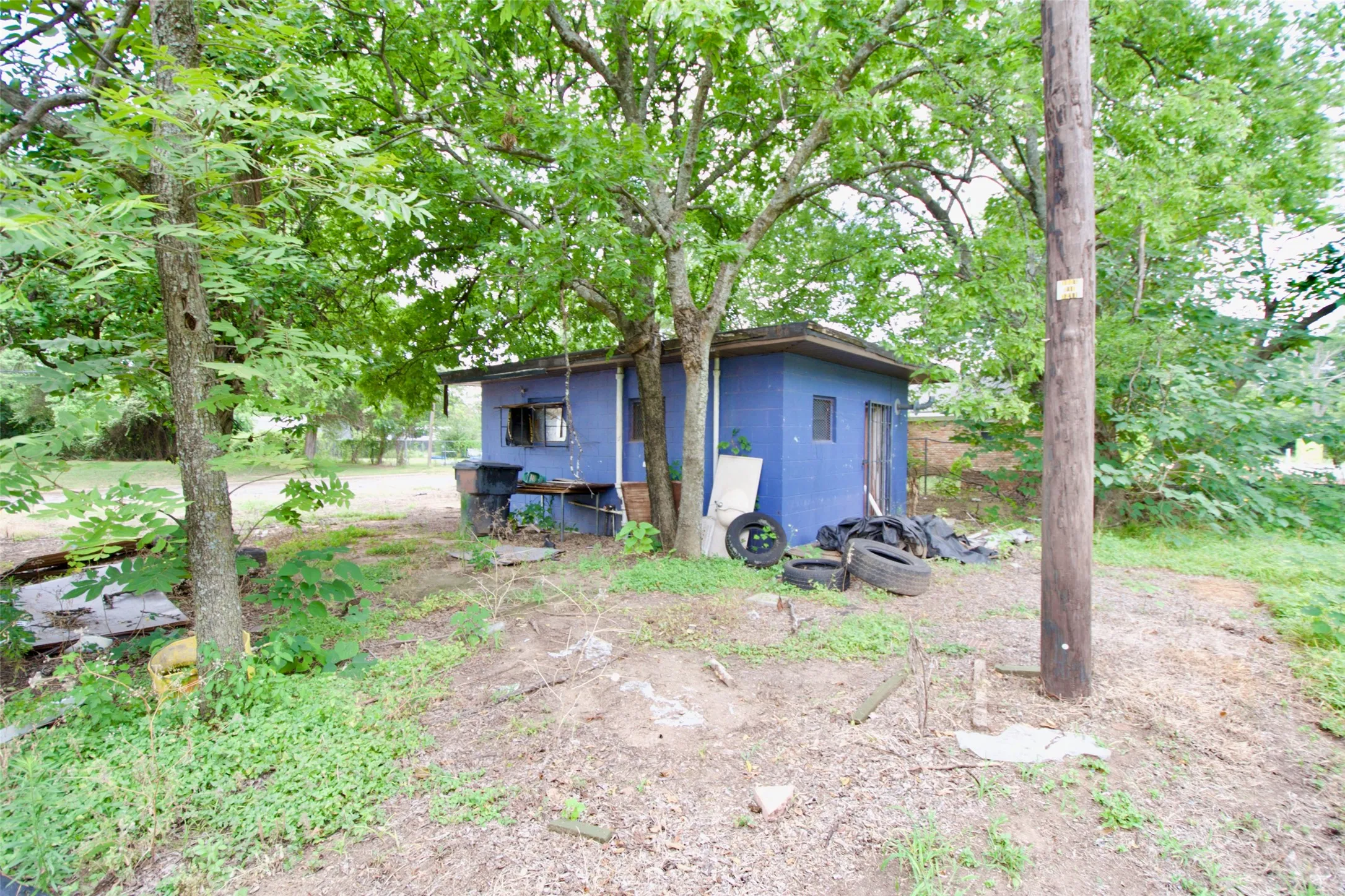 Single Family Residence For Sale in Mc Lennan County , 600 Hatton Street, Waco, Texas 76704, 3 Bedrooms, 1 Bathroom, Garage spaces, 1,484 Sqft, built in 1957, Price $84,999, mls#21320780, Real Estate Agent in Waco, Homes For Sale in Mc Lennan county, Homes For Sale in Waco, Realtor in Waco Texas, Real Estate Brokerage Independent Realty Texas, Luminita Cordes Realtor