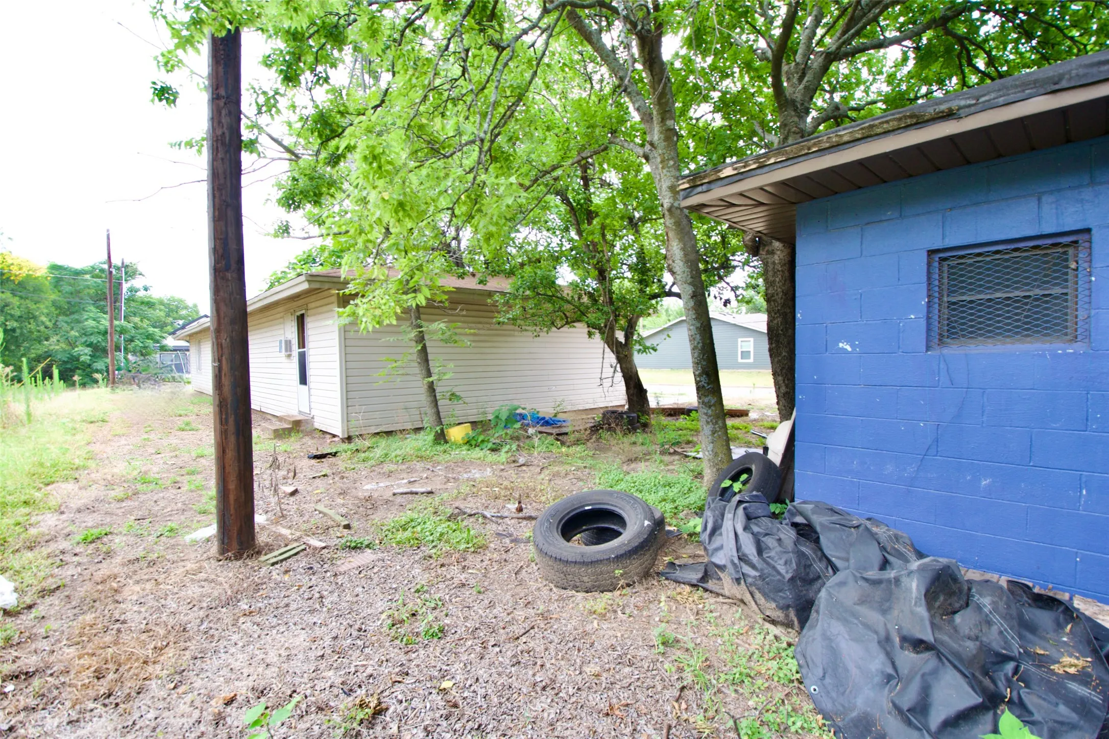 Single Family Residence For Sale in Mc Lennan County , 600 Hatton Street, Waco, Texas 76704, 3 Bedrooms, 1 Bathroom, Garage spaces, 1,484 Sqft, built in 1957, Price $84,999, mls#21320780, Real Estate Agent in Waco, Homes For Sale in Mc Lennan county, Homes For Sale in Waco, Realtor in Waco Texas, Real Estate Brokerage Independent Realty Texas, Luminita Cordes Realtor