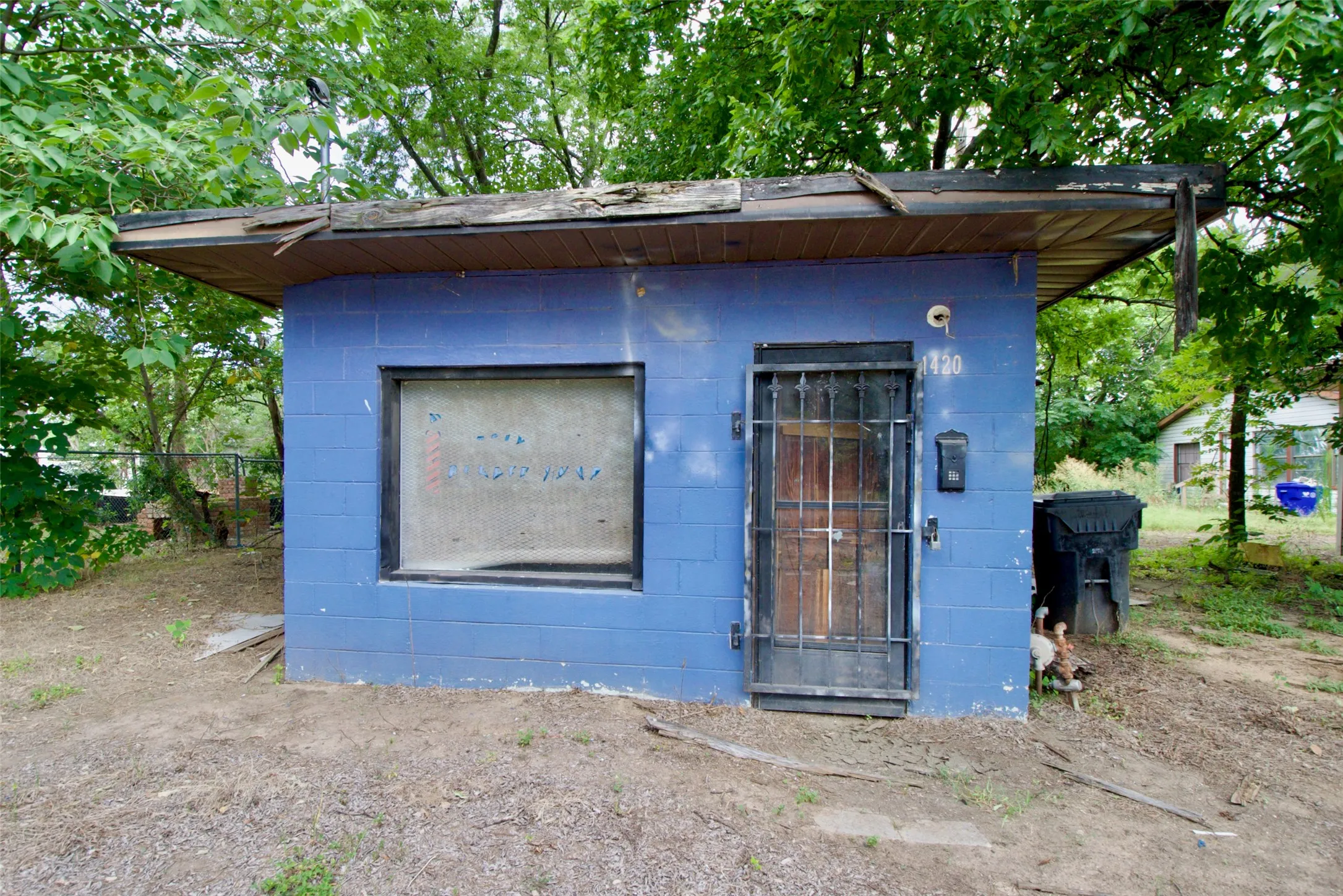 Single Family Residence For Sale in Mc Lennan County , 600 Hatton Street, Waco, Texas 76704, 3 Bedrooms, 1 Bathroom, Garage spaces, 1,484 Sqft, built in 1957, Price $84,999, mls#21320780, Real Estate Agent in Waco, Homes For Sale in Mc Lennan county, Homes For Sale in Waco, Realtor in Waco Texas, Real Estate Brokerage Independent Realty Texas, Luminita Cordes Realtor
