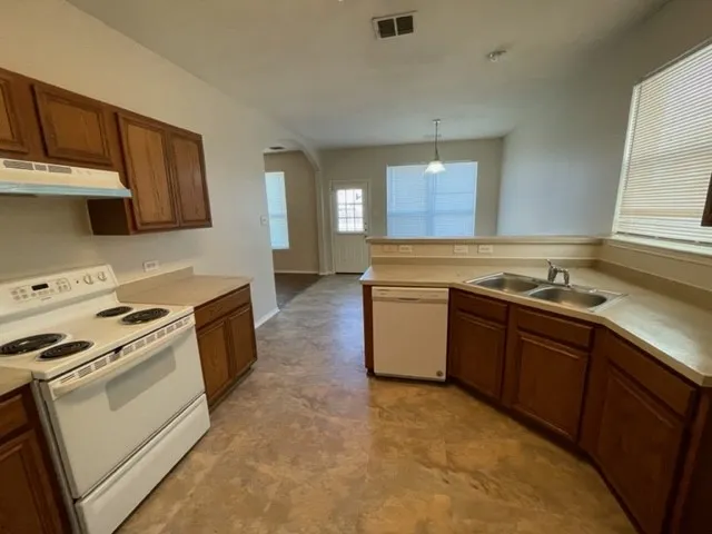 Single Family Residence For Rent in Tarrant County , 11725 Cottontail Drive, Fort Worth, Texas 76244, 4 Bedroom, 3 Bathroom, 2 Garage spaces, 2,012 Sqft, built in 2003, mls#21323965, Real Estate Agent in Fort Worth, Homes For Rent in Tarrant county, Homes For Rent in Fort Worth, Realtor in Fort Worth Texas, Real Estate Brokerage Independent Realty Texas, Luminita Cordes Realtor