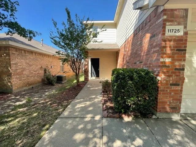 Single Family Residence For Rent in Tarrant County , 11725 Cottontail Drive, Fort Worth, Texas 76244, 4 Bedroom, 3 Bathroom, 2 Garage spaces, 2,012 Sqft, built in 2003, mls#21323965, Real Estate Agent in Fort Worth, Homes For Rent in Tarrant county, Homes For Rent in Fort Worth, Realtor in Fort Worth Texas, Real Estate Brokerage Independent Realty Texas, Luminita Cordes Realtor
