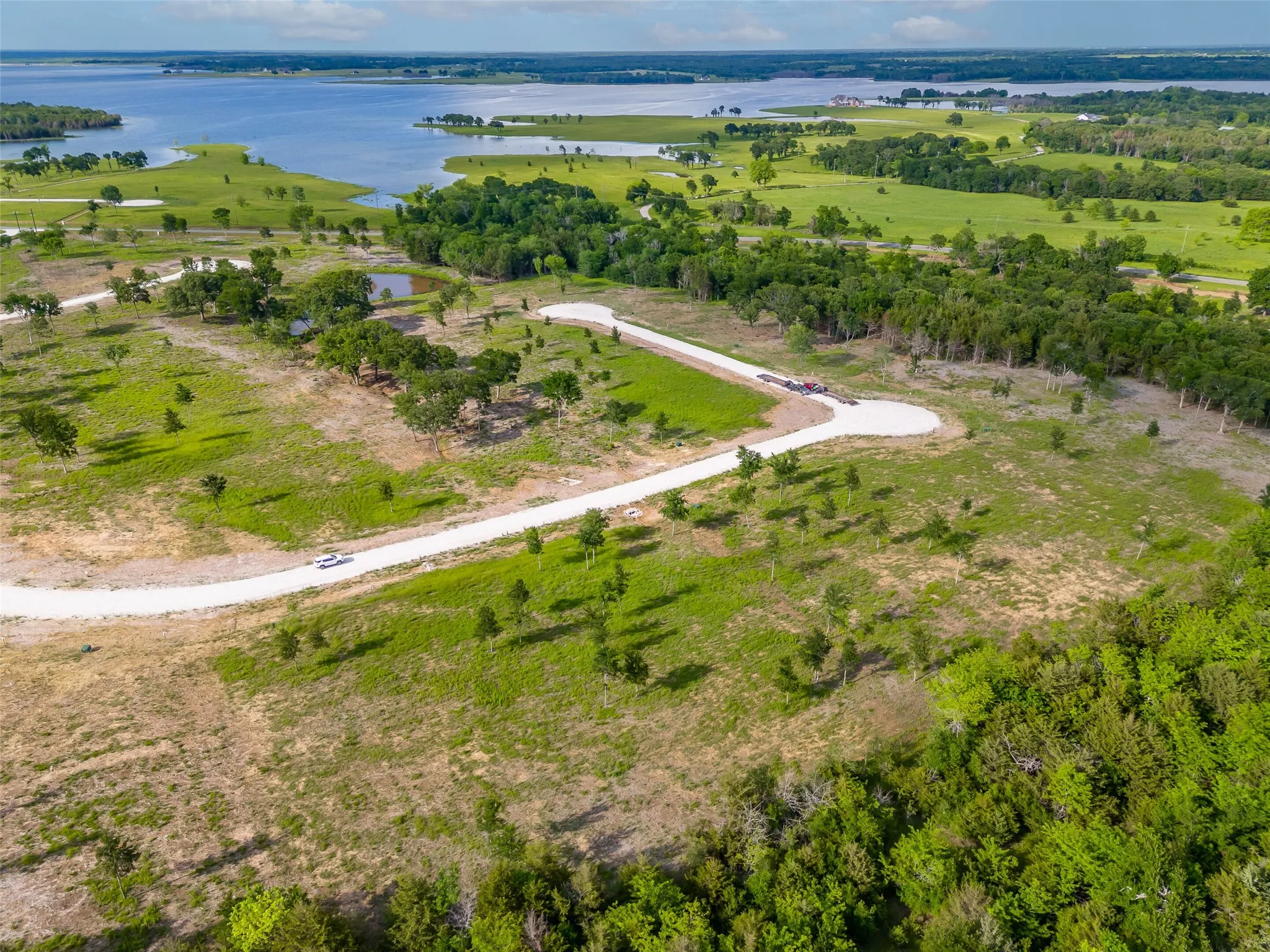 Ariel view of lot and proximity to lake