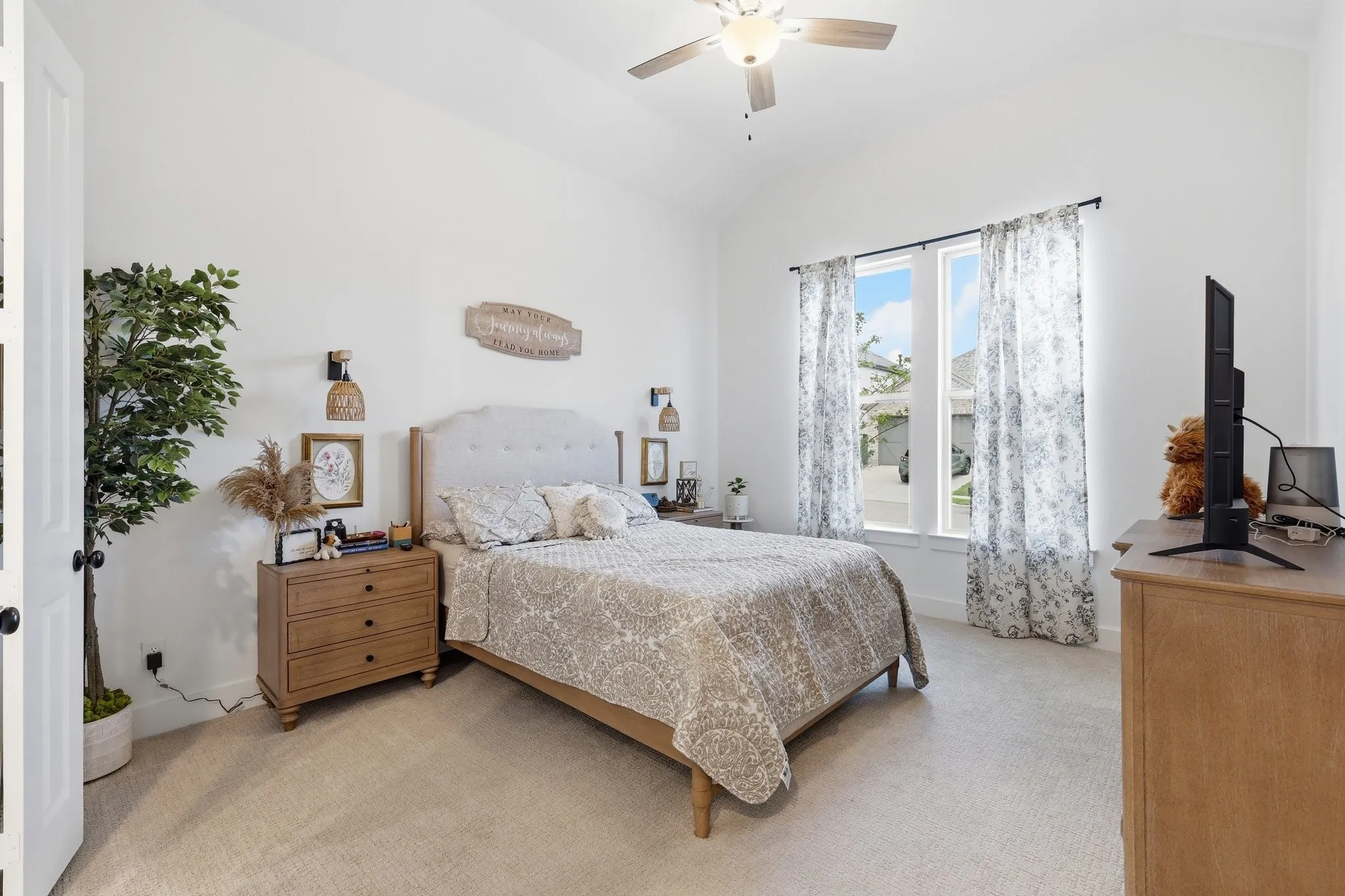 Single Family Residence For Rent in Collin County , 1528 Sandhill Lane, Celina, Texas 75009, 5 Bedroom, 4 Bathroom, 2 Garage spaces, 3,032 Sqft, built in 2024, mls#21323759, Real Estate Agent in Celina, Homes For Rent in Collin county, Homes For Rent in Celina, Realtor in Celina Texas, Real Estate Brokerage Independent Realty Texas, Luminita Cordes Realtor