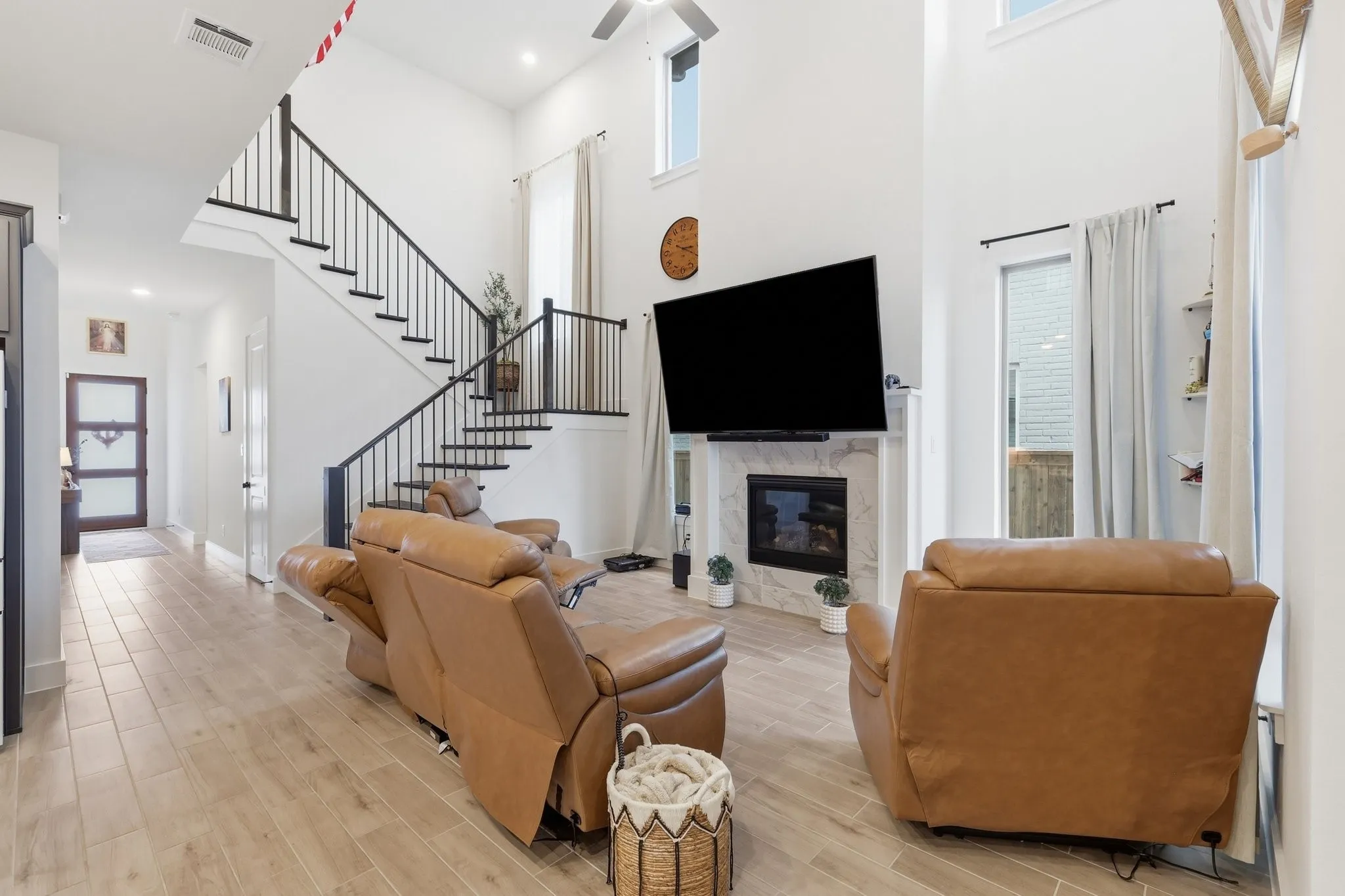Single Family Residence For Rent in Collin County , 1528 Sandhill Lane, Celina, Texas 75009, 5 Bedroom, 4 Bathroom, 2 Garage spaces, 3,032 Sqft, built in 2024, mls#21323759, Real Estate Agent in Celina, Homes For Rent in Collin county, Homes For Rent in Celina, Realtor in Celina Texas, Real Estate Brokerage Independent Realty Texas, Luminita Cordes Realtor