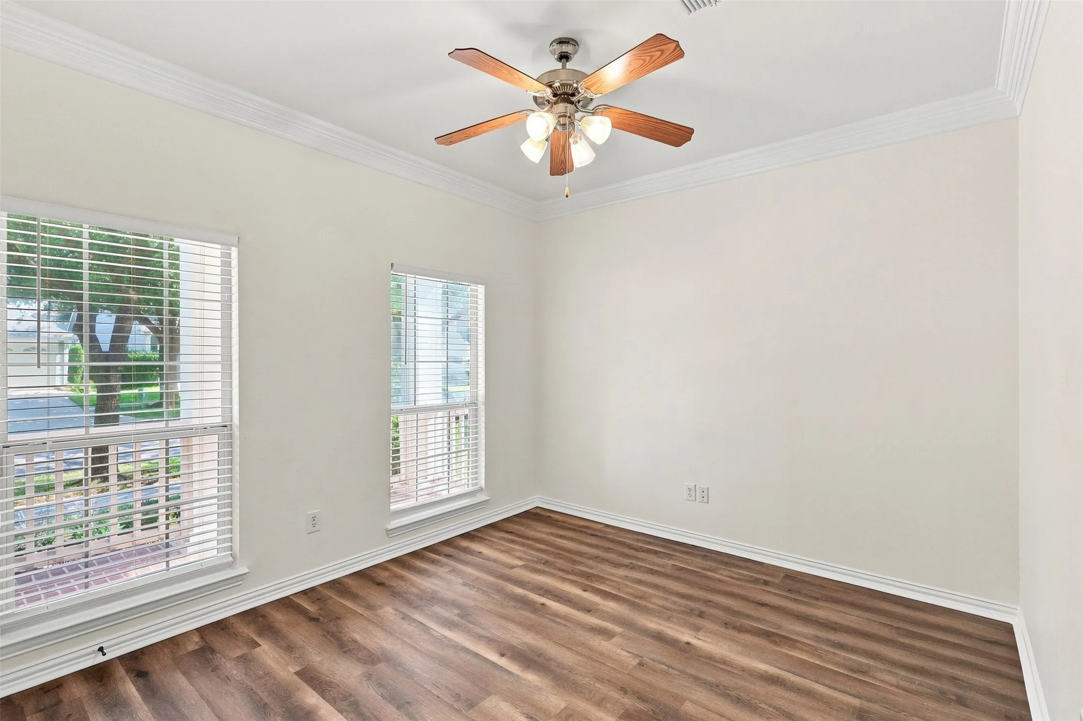 Single Family Residence For Rent in Denton County , 3403 Oakleigh Lane, Frisco, Texas 75033, 5 Bedroom, 4 Bathroom, 2 Garage spaces, 2,980 Sqft, built in 2005, mls#21323972, Real Estate Agent in Frisco, Homes For Rent in Denton county, Homes For Rent in Frisco, Realtor in Frisco Texas, Real Estate Brokerage Independent Realty Texas, Luminita Cordes Realtor