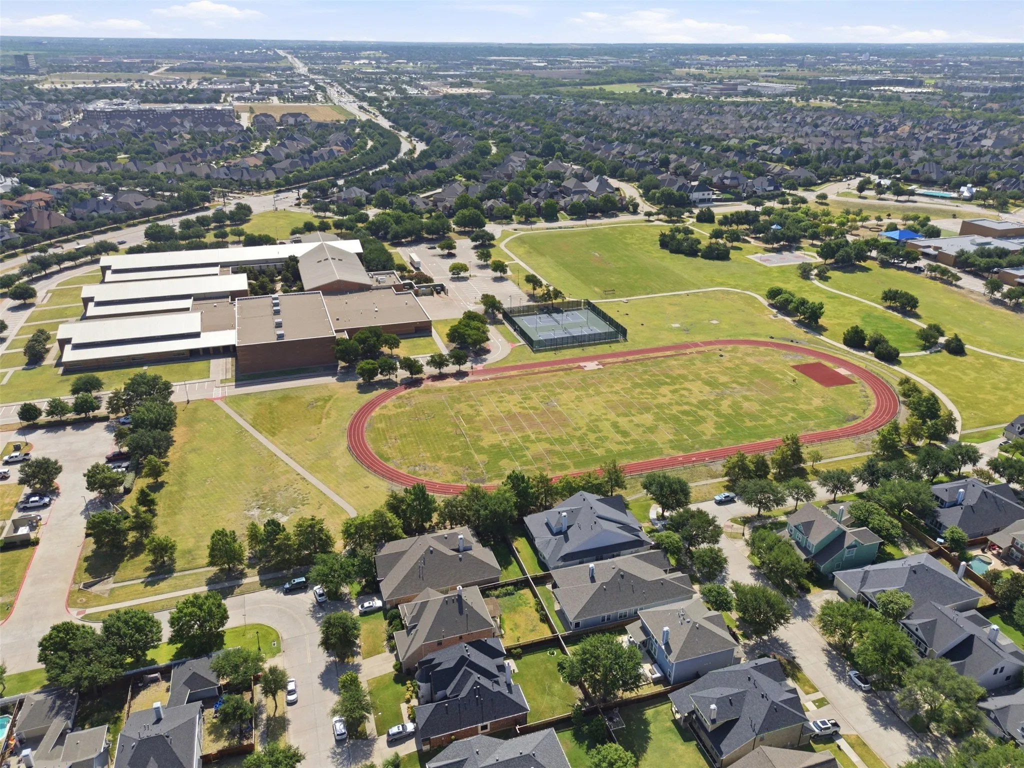Single Family Residence For Rent in Denton County , 3403 Oakleigh Lane, Frisco, Texas 75033, 5 Bedroom, 4 Bathroom, 2 Garage spaces, 2,980 Sqft, built in 2005, mls#21323972, Real Estate Agent in Frisco, Homes For Rent in Denton county, Homes For Rent in Frisco, Realtor in Frisco Texas, Real Estate Brokerage Independent Realty Texas, Luminita Cordes Realtor