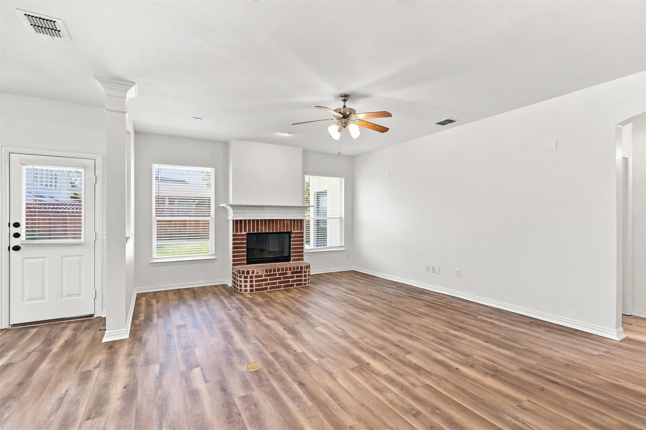 Single Family Residence For Rent in Denton County , 3403 Oakleigh Lane, Frisco, Texas 75033, 5 Bedroom, 4 Bathroom, 2 Garage spaces, 2,980 Sqft, built in 2005, mls#21323972, Real Estate Agent in Frisco, Homes For Rent in Denton county, Homes For Rent in Frisco, Realtor in Frisco Texas, Real Estate Brokerage Independent Realty Texas, Luminita Cordes Realtor