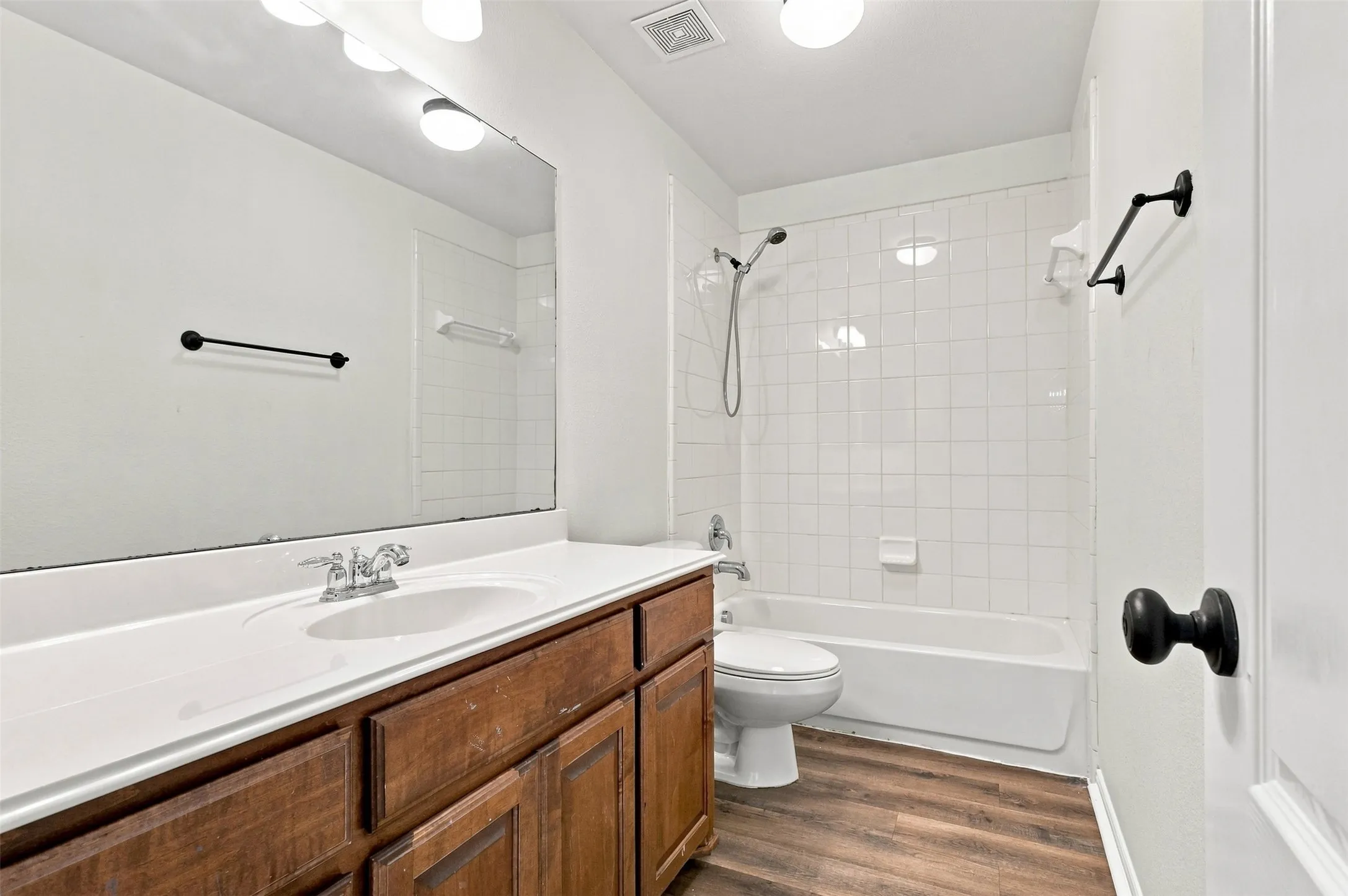 Single Family Residence For Rent in Denton County , 3403 Oakleigh Lane, Frisco, Texas 75033, 5 Bedroom, 4 Bathroom, 2 Garage spaces, 2,980 Sqft, built in 2005, mls#21323972, Real Estate Agent in Frisco, Homes For Rent in Denton county, Homes For Rent in Frisco, Realtor in Frisco Texas, Real Estate Brokerage Independent Realty Texas, Luminita Cordes Realtor