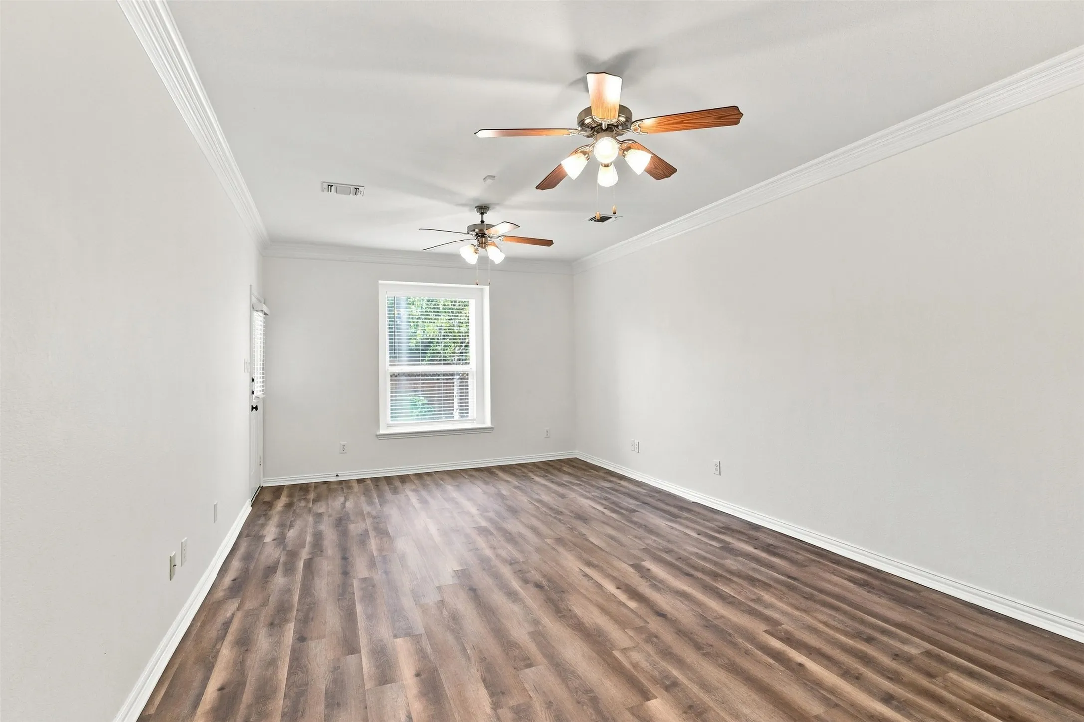 Single Family Residence For Rent in Denton County , 3403 Oakleigh Lane, Frisco, Texas 75033, 5 Bedroom, 4 Bathroom, 2 Garage spaces, 2,980 Sqft, built in 2005, mls#21323972, Real Estate Agent in Frisco, Homes For Rent in Denton county, Homes For Rent in Frisco, Realtor in Frisco Texas, Real Estate Brokerage Independent Realty Texas, Luminita Cordes Realtor