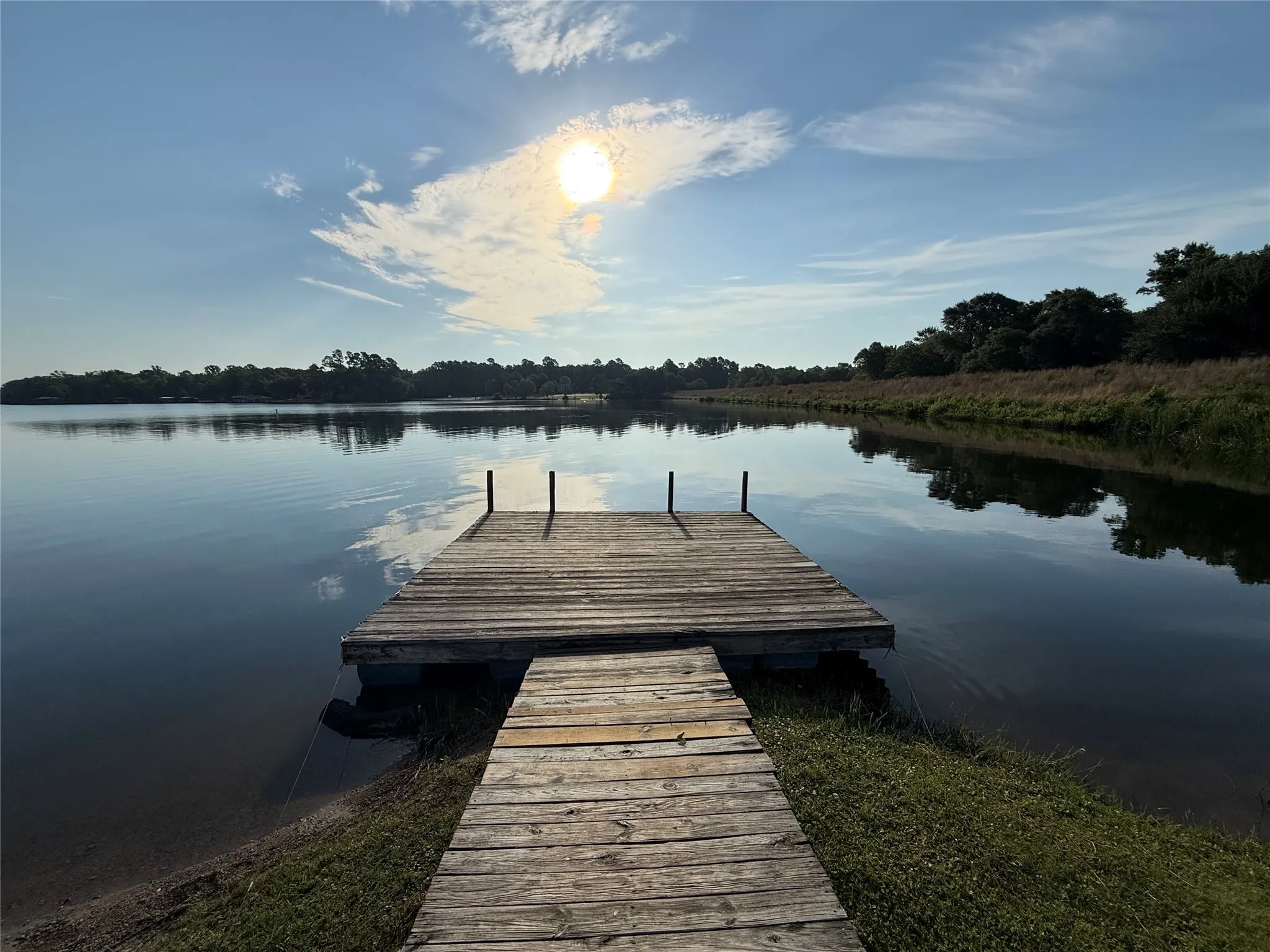 Single Family Residence For Sale in Van Zandt County , 124 W Cedar Lane, Murchison, Texas 75778, 1 Bedroom, 1 Bathroom, 2 Garage spaces, 1,056 Sqft, built in 1989, mls#21323995, Real Estate Agent in Murchison, Homes For Sale in Van Zandt county, Homes For Sale in Murchison, Realtor in Murchison Texas, Real Estate Brokerage Independent Realty Texas, Luminita Cordes Realtor