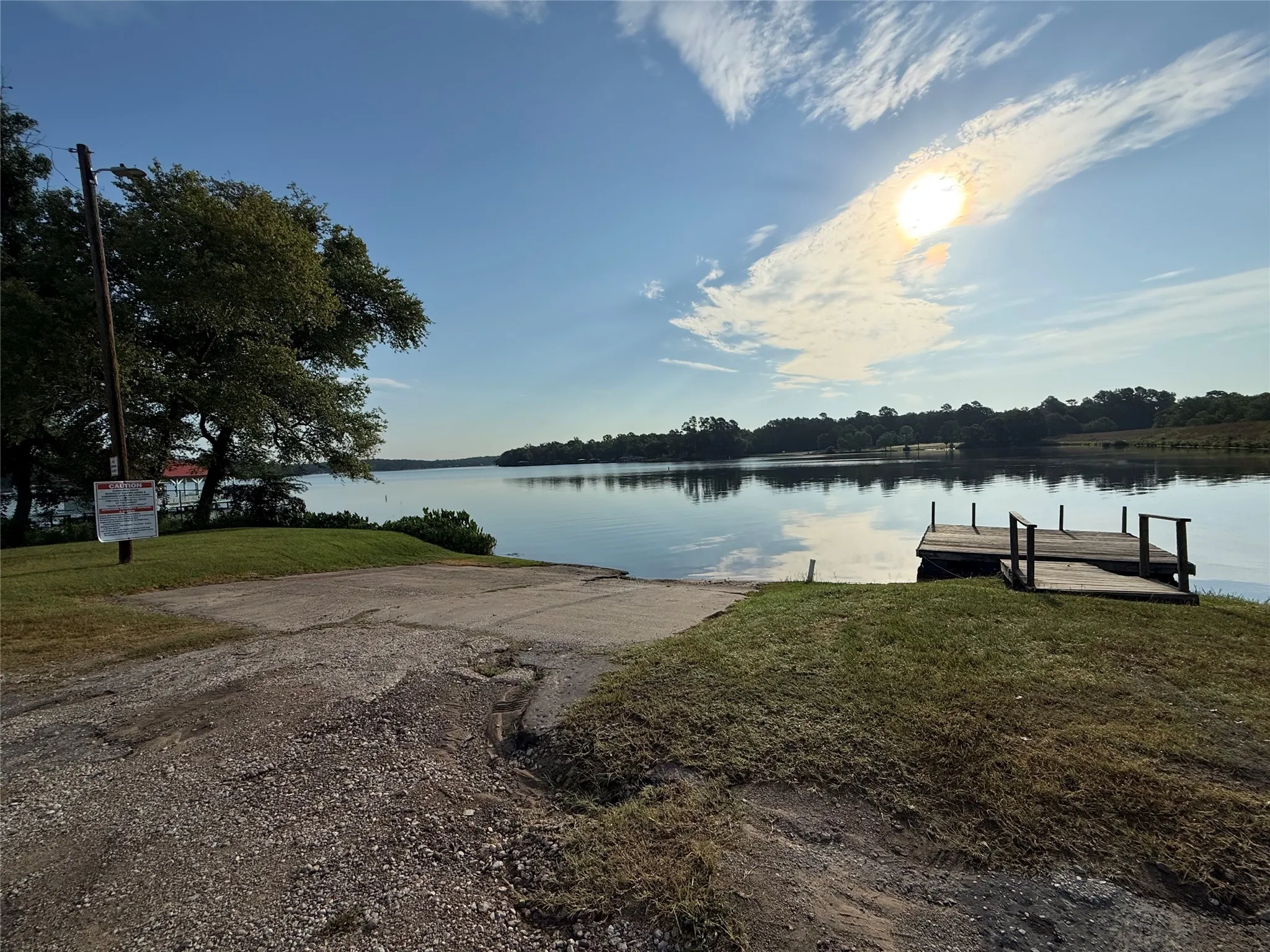 Single Family Residence For Sale in Van Zandt County , 124 W Cedar Lane, Murchison, Texas 75778, 1 Bedroom, 1 Bathroom, 2 Garage spaces, 1,056 Sqft, built in 1989, mls#21323995, Real Estate Agent in Murchison, Homes For Sale in Van Zandt county, Homes For Sale in Murchison, Realtor in Murchison Texas, Real Estate Brokerage Independent Realty Texas, Luminita Cordes Realtor