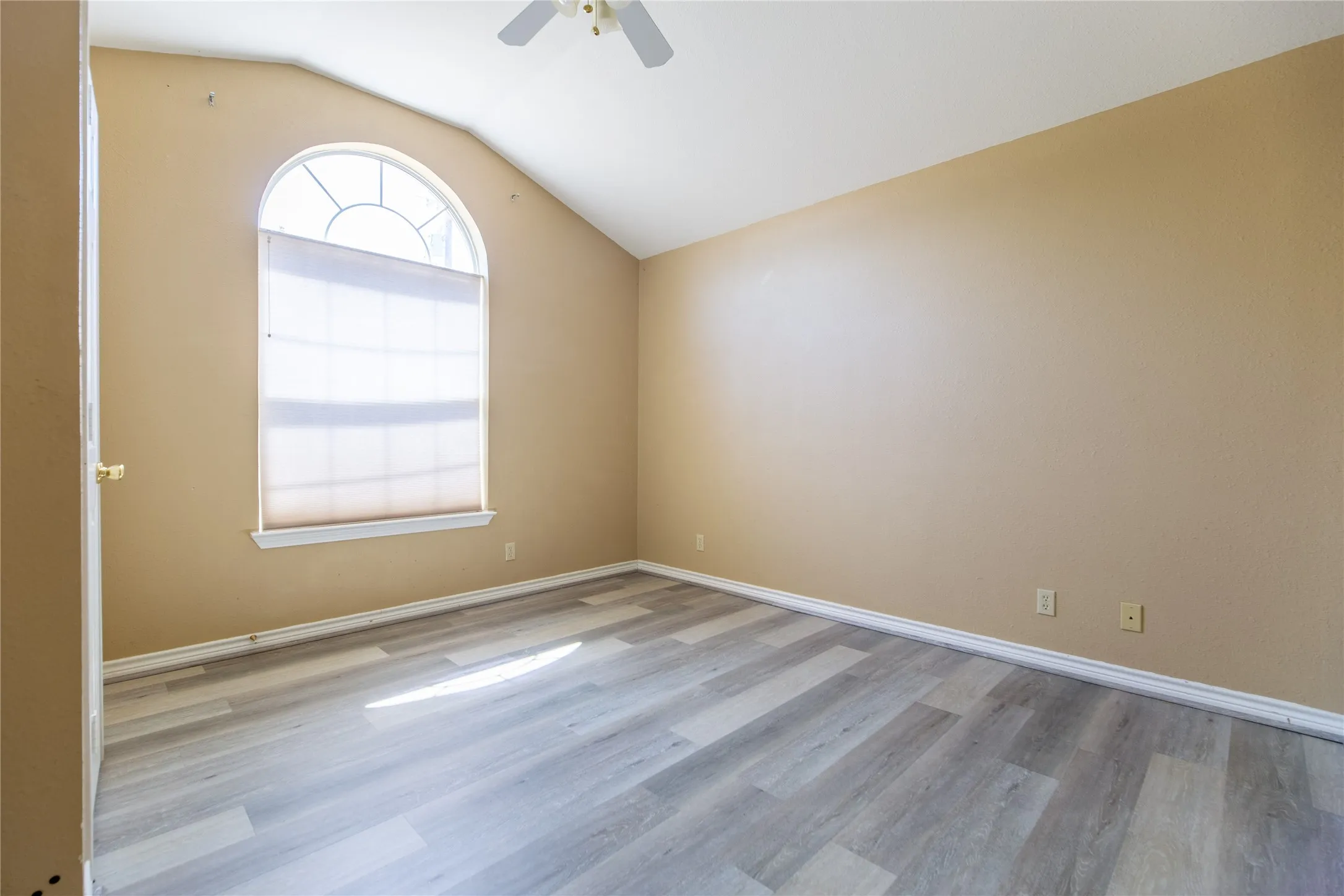 Single Family Residence For Rent in Collin County , 1528 Monte Carlo Boulevard, Princeton, Texas 75407, 3 Bedroom, 3 Bathroom, 2 Garage spaces, 1,660 Sqft, built in 2004, mls#21323996, Real Estate Agent in Princeton, Homes For Rent in Collin county, Homes For Rent in Princeton, Realtor in Princeton Texas, Real Estate Brokerage Independent Realty Texas, Luminita Cordes Realtor