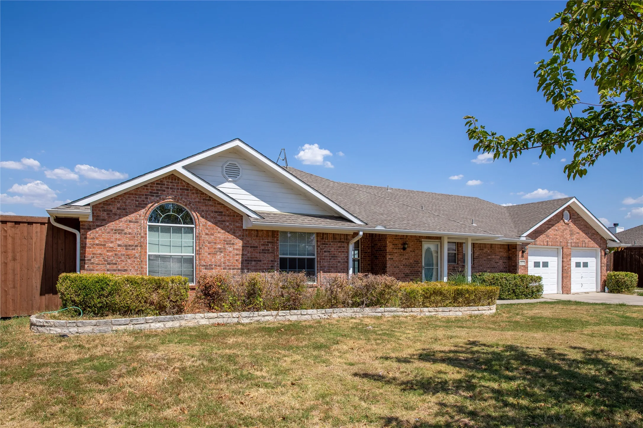 Single Family Residence For Rent in Collin County , 1528 Monte Carlo Boulevard, Princeton, Texas 75407, 3 Bedroom, 3 Bathroom, 2 Garage spaces, 1,660 Sqft, built in 2004, mls#21323996, Real Estate Agent in Princeton, Homes For Rent in Collin county, Homes For Rent in Princeton, Realtor in Princeton Texas, Real Estate Brokerage Independent Realty Texas, Luminita Cordes Realtor