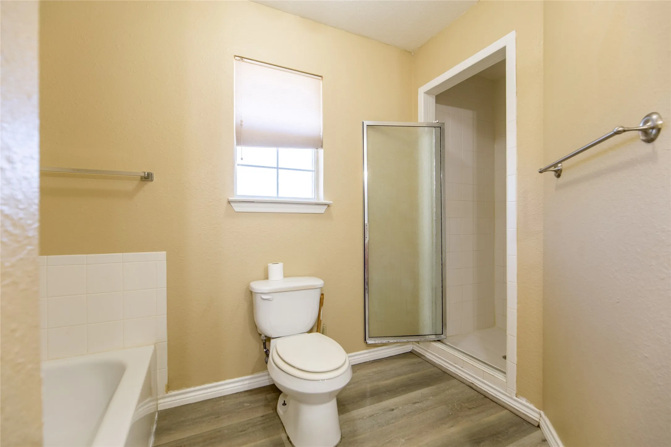 Single Family Residence For Rent in Collin County , 1528 Monte Carlo Boulevard, Princeton, Texas 75407, 3 Bedroom, 3 Bathroom, 2 Garage spaces, 1,660 Sqft, built in 2004, mls#21323996, Real Estate Agent in Princeton, Homes For Rent in Collin county, Homes For Rent in Princeton, Realtor in Princeton Texas, Real Estate Brokerage Independent Realty Texas, Luminita Cordes Realtor