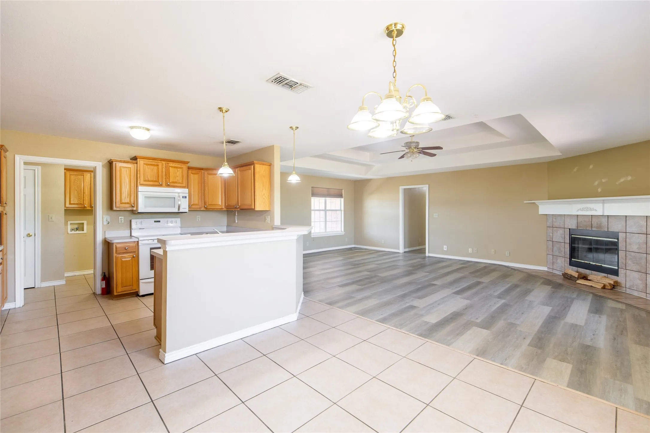 Single Family Residence For Rent in Collin County , 1528 Monte Carlo Boulevard, Princeton, Texas 75407, 3 Bedroom, 3 Bathroom, 2 Garage spaces, 1,660 Sqft, built in 2004, mls#21323996, Real Estate Agent in Princeton, Homes For Rent in Collin county, Homes For Rent in Princeton, Realtor in Princeton Texas, Real Estate Brokerage Independent Realty Texas, Luminita Cordes Realtor