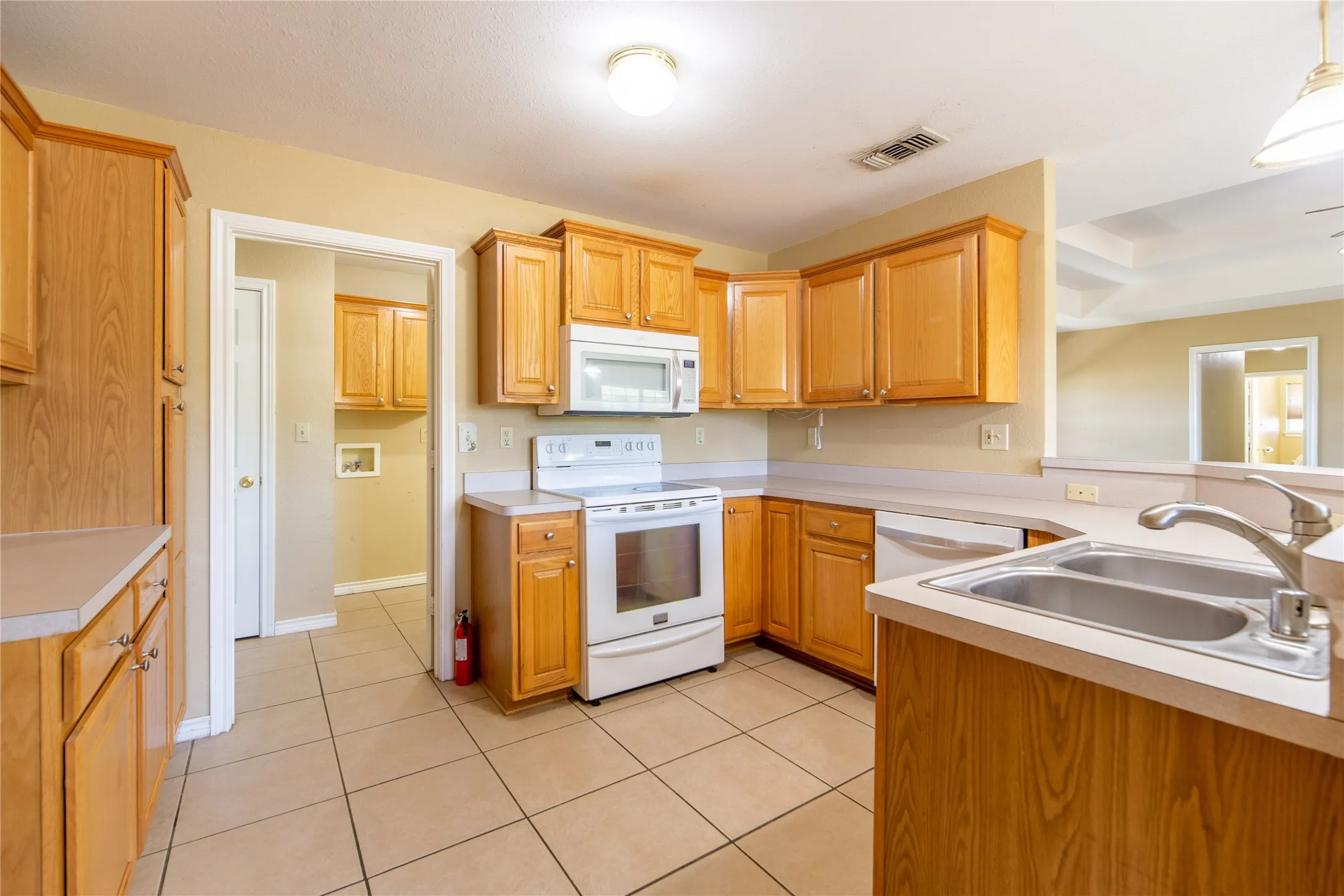 Single Family Residence For Rent in Collin County , 1528 Monte Carlo Boulevard, Princeton, Texas 75407, 3 Bedroom, 3 Bathroom, 2 Garage spaces, 1,660 Sqft, built in 2004, mls#21323996, Real Estate Agent in Princeton, Homes For Rent in Collin county, Homes For Rent in Princeton, Realtor in Princeton Texas, Real Estate Brokerage Independent Realty Texas, Luminita Cordes Realtor