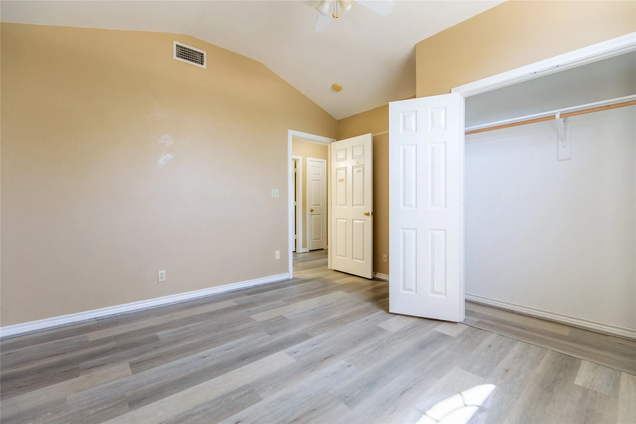 Single Family Residence For Rent in Collin County , 1528 Monte Carlo Boulevard, Princeton, Texas 75407, 3 Bedroom, 3 Bathroom, 2 Garage spaces, 1,660 Sqft, built in 2004, mls#21323996, Real Estate Agent in Princeton, Homes For Rent in Collin county, Homes For Rent in Princeton, Realtor in Princeton Texas, Real Estate Brokerage Independent Realty Texas, Luminita Cordes Realtor