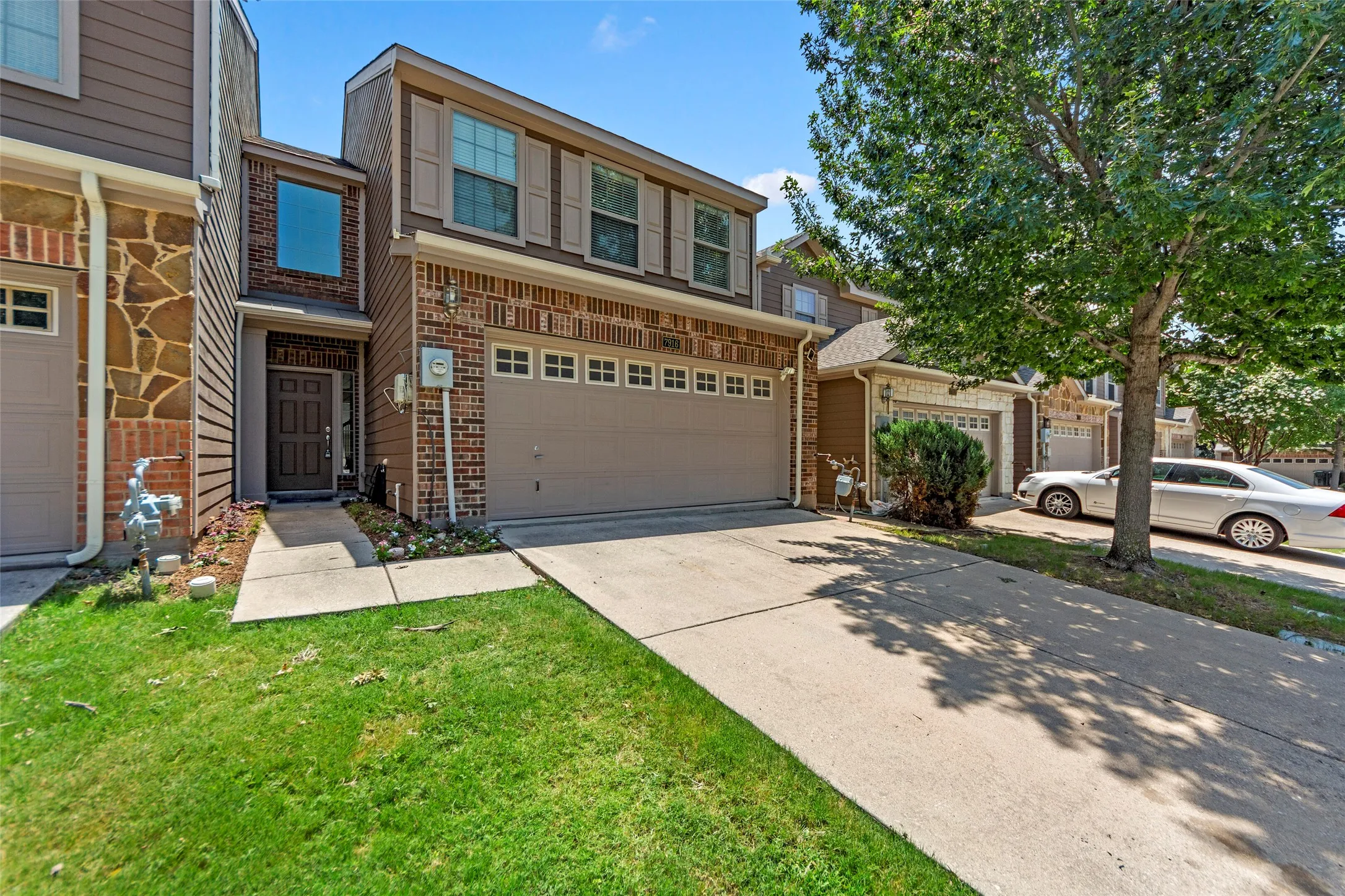 Townhouse For Sale in Collin County , 7916 Hannah Street, Plano, Texas 75025, 3 Bedroom, 3 Bathroom, 2 Garage spaces, 1,602 Sqft, built in 2007, mls#21323971, Real Estate Agent in Plano, Homes For Sale in Collin county, Homes For Sale in Plano, Realtor in Plano Texas, Real Estate Brokerage Independent Realty Texas, Luminita Cordes Realtor