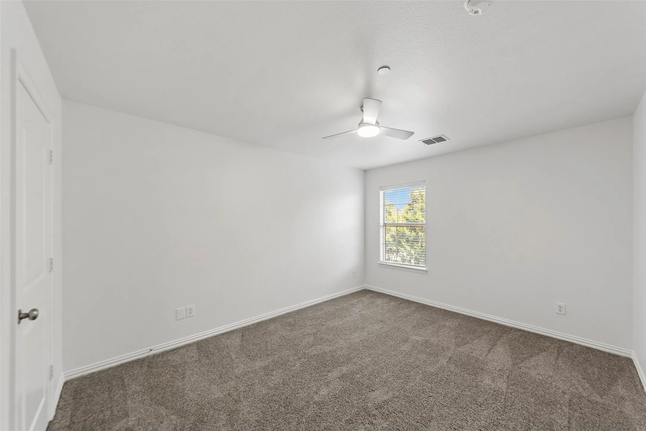 Townhouse For Sale in Collin County , 7916 Hannah Street, Plano, Texas 75025, 3 Bedroom, 3 Bathroom, 2 Garage spaces, 1,602 Sqft, built in 2007, mls#21323971, Real Estate Agent in Plano, Homes For Sale in Collin county, Homes For Sale in Plano, Realtor in Plano Texas, Real Estate Brokerage Independent Realty Texas, Luminita Cordes Realtor