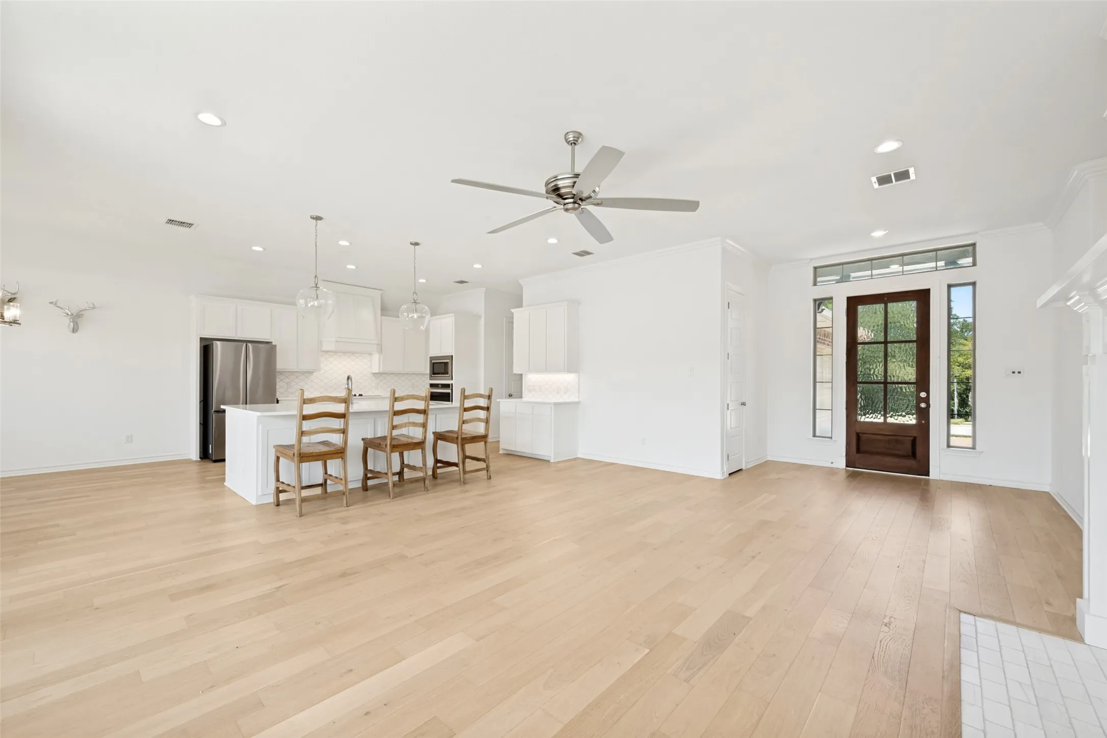 Single Family Residence For Sale in Tarrant County , 11049 Hawkins Home Boulevard, Benbrook, Texas 76126, 3 Bedroom, 2 Bathroom, 2 Garage spaces, 2,618 Sqft, built in 2021, mls#21311665, Real Estate Agent in Benbrook, Homes For Sale in Tarrant county, Homes For Sale in Benbrook, Realtor in Benbrook Texas, Real Estate Brokerage Independent Realty Texas, Luminita Cordes Realtor