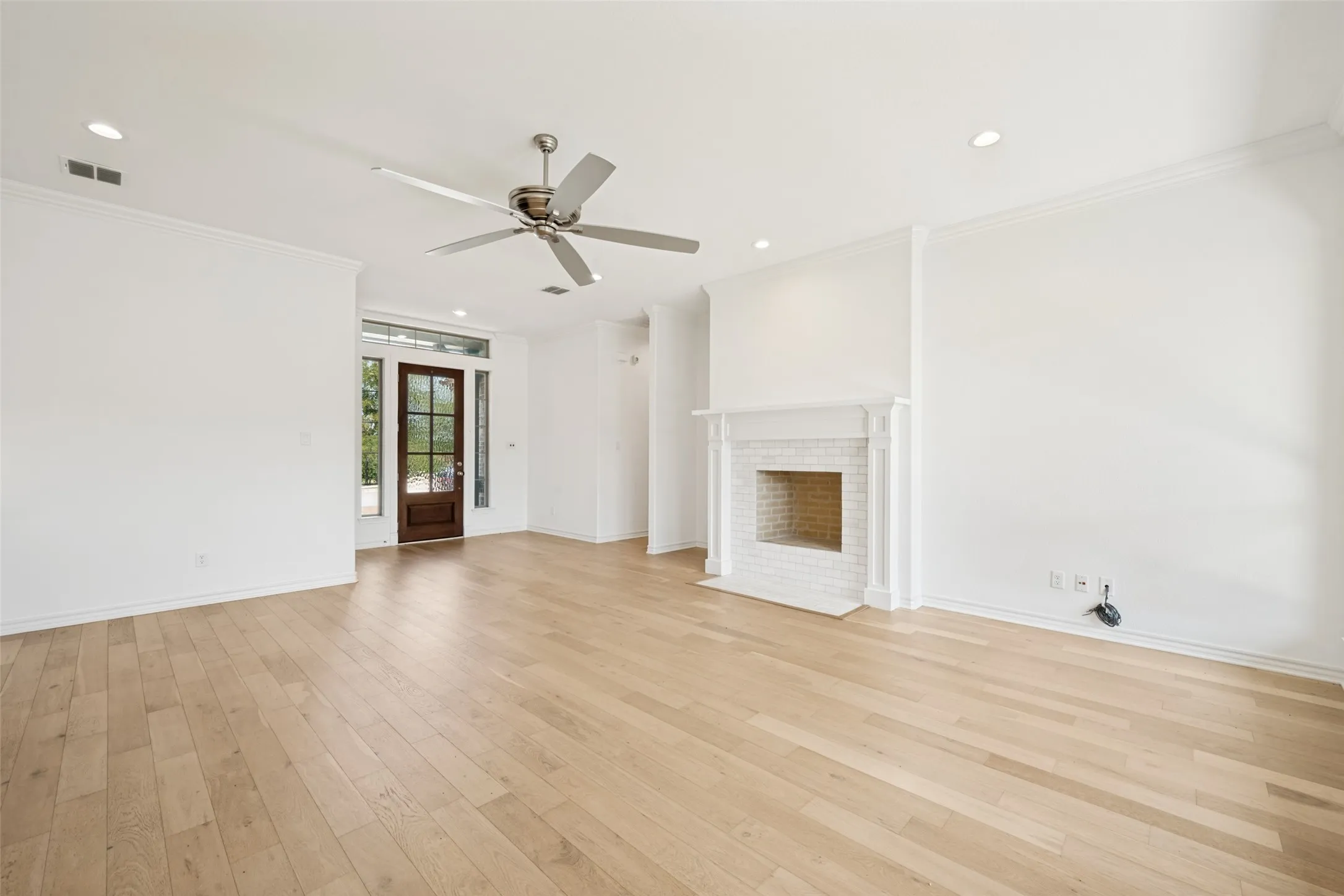 Single Family Residence For Sale in Tarrant County , 11049 Hawkins Home Boulevard, Benbrook, Texas 76126, 3 Bedroom, 2 Bathroom, 2 Garage spaces, 2,618 Sqft, built in 2021, mls#21311665, Real Estate Agent in Benbrook, Homes For Sale in Tarrant county, Homes For Sale in Benbrook, Realtor in Benbrook Texas, Real Estate Brokerage Independent Realty Texas, Luminita Cordes Realtor