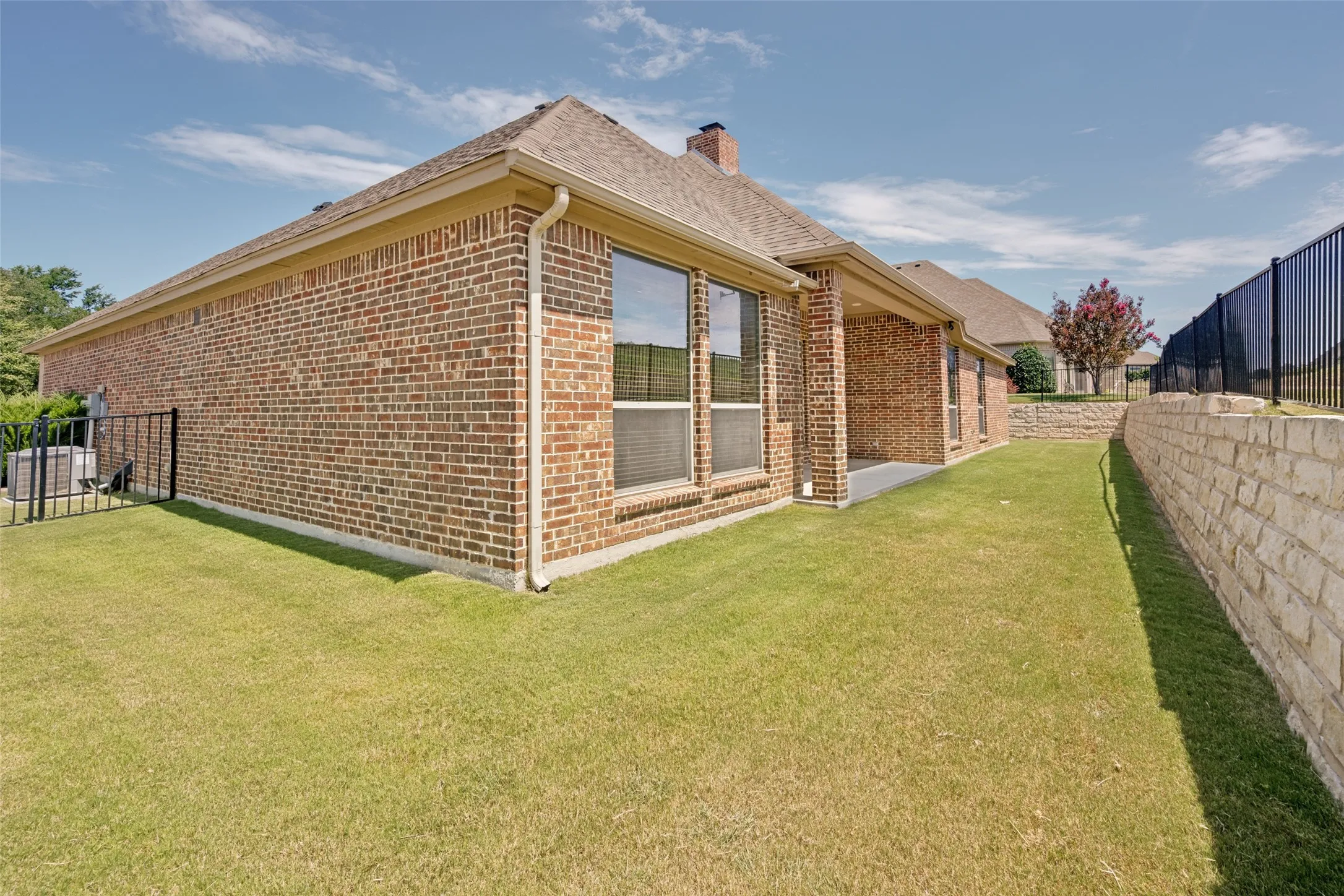 Single Family Residence For Sale in Tarrant County , 11049 Hawkins Home Boulevard, Benbrook, Texas 76126, 3 Bedroom, 2 Bathroom, 2 Garage spaces, 2,618 Sqft, built in 2021, mls#21311665, Real Estate Agent in Benbrook, Homes For Sale in Tarrant county, Homes For Sale in Benbrook, Realtor in Benbrook Texas, Real Estate Brokerage Independent Realty Texas, Luminita Cordes Realtor