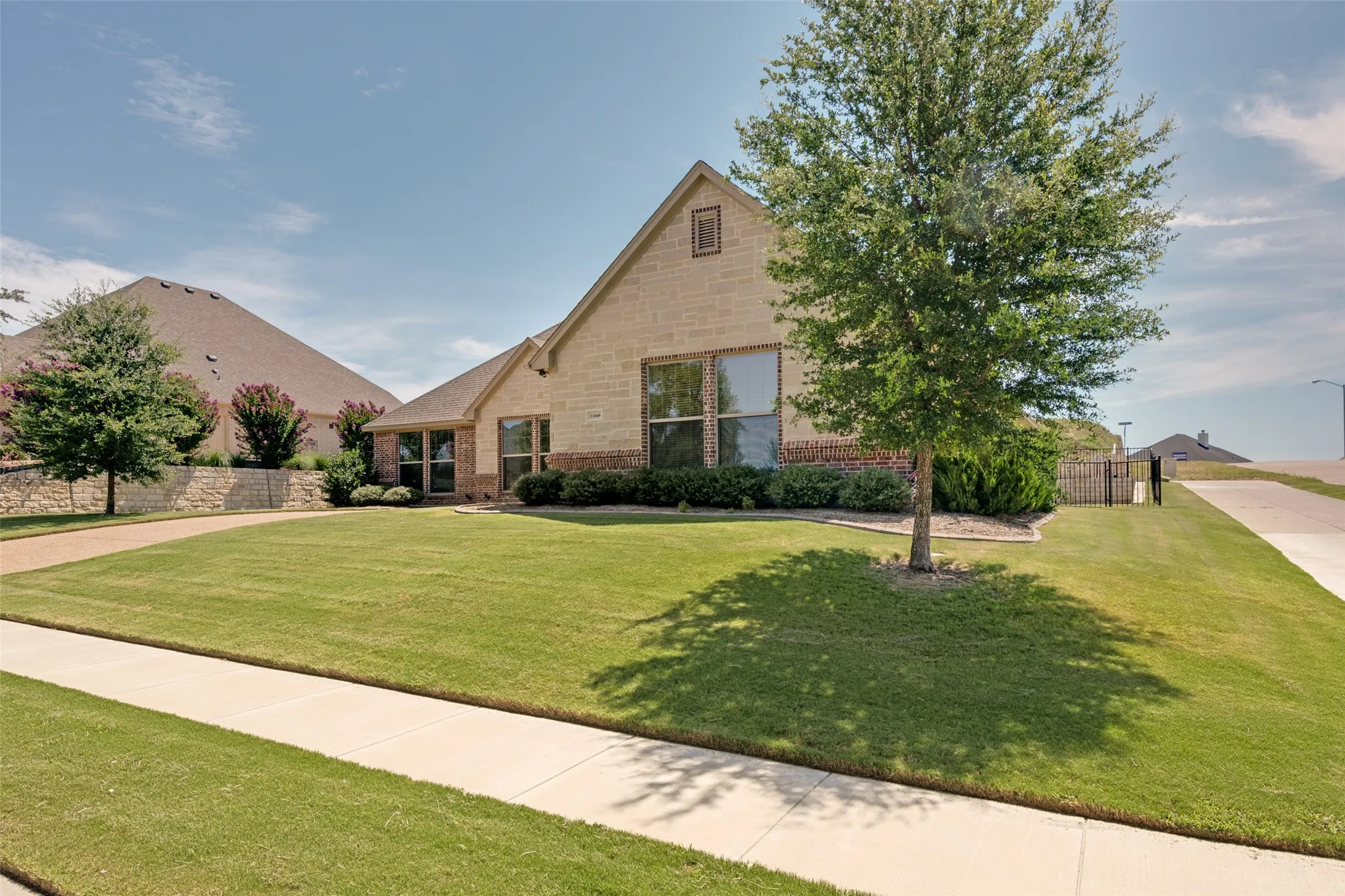 Single Family Residence For Sale in Tarrant County , 11049 Hawkins Home Boulevard, Benbrook, Texas 76126, 3 Bedroom, 2 Bathroom, 2 Garage spaces, 2,618 Sqft, built in 2021, mls#21311665, Real Estate Agent in Benbrook, Homes For Sale in Tarrant county, Homes For Sale in Benbrook, Realtor in Benbrook Texas, Real Estate Brokerage Independent Realty Texas, Luminita Cordes Realtor