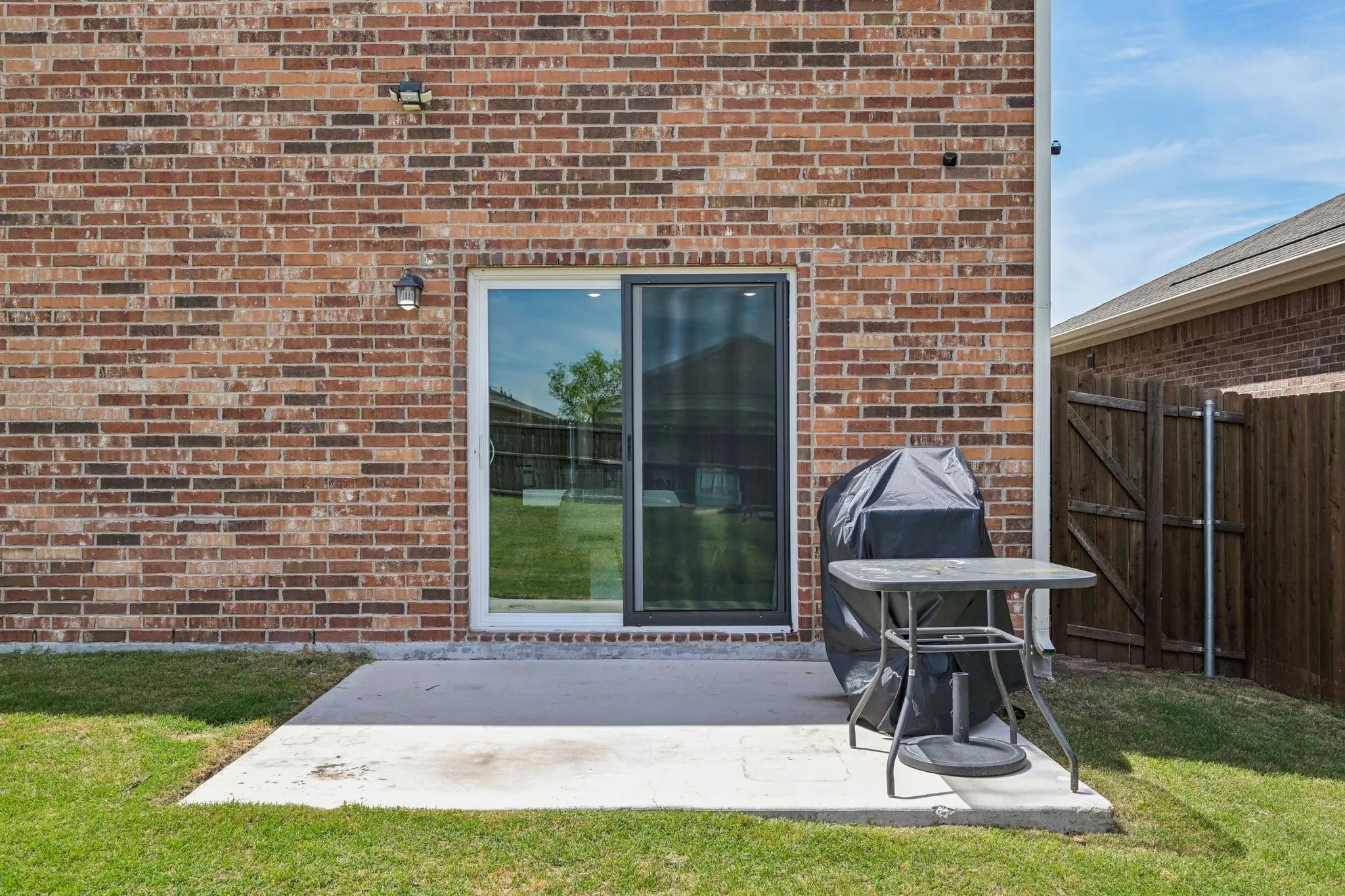 Single Family Residence For Rent in Collin County , 770 Yorkshire Drive, Lavon, Texas 75166, 4 Bedroom, 3 Bathroom, 2 Garage spaces, 2,542 Sqft, built in 2022, mls#21323635, Real Estate Agent in Lavon, Homes For Rent in Collin county, Homes For Rent in Lavon, Realtor in Lavon Texas, Real Estate Brokerage Independent Realty Texas, Luminita Cordes Realtor