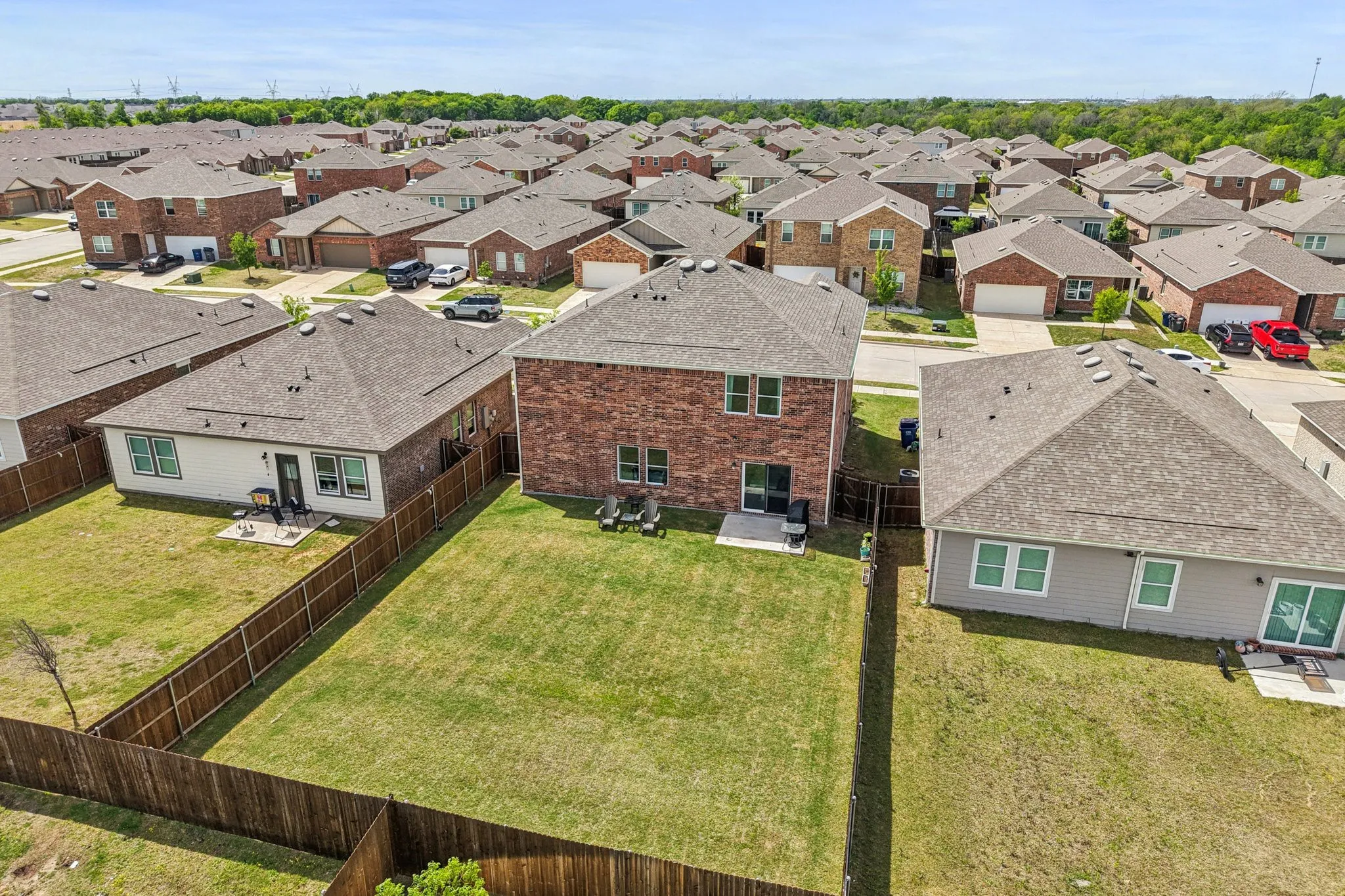 Single Family Residence For Rent in Collin County , 770 Yorkshire Drive, Lavon, Texas 75166, 4 Bedroom, 3 Bathroom, 2 Garage spaces, 2,542 Sqft, built in 2022, mls#21323635, Real Estate Agent in Lavon, Homes For Rent in Collin county, Homes For Rent in Lavon, Realtor in Lavon Texas, Real Estate Brokerage Independent Realty Texas, Luminita Cordes Realtor