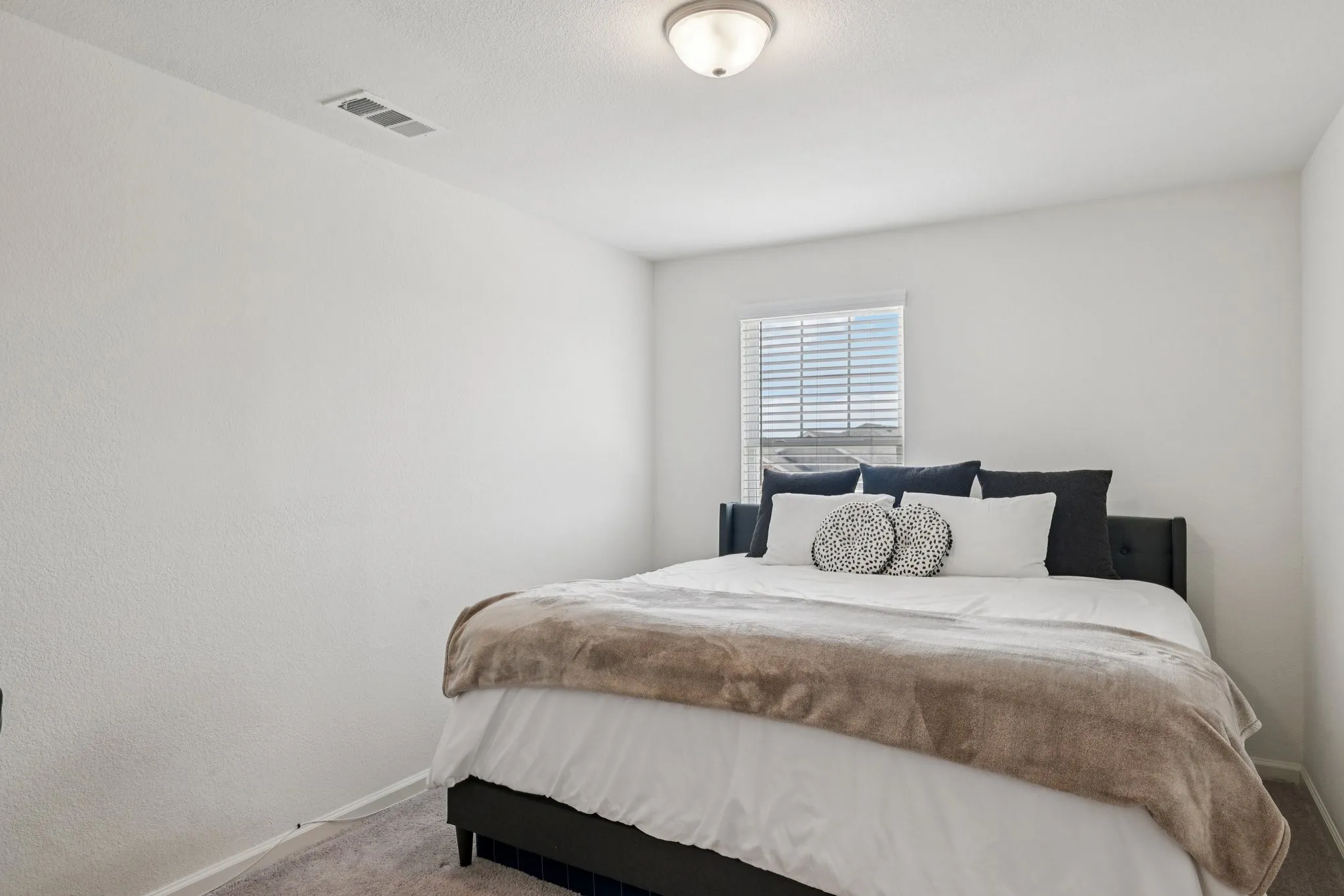 Single Family Residence For Rent in Collin County , 770 Yorkshire Drive, Lavon, Texas 75166, 4 Bedroom, 3 Bathroom, 2 Garage spaces, 2,542 Sqft, built in 2022, mls#21323635, Real Estate Agent in Lavon, Homes For Rent in Collin county, Homes For Rent in Lavon, Realtor in Lavon Texas, Real Estate Brokerage Independent Realty Texas, Luminita Cordes Realtor