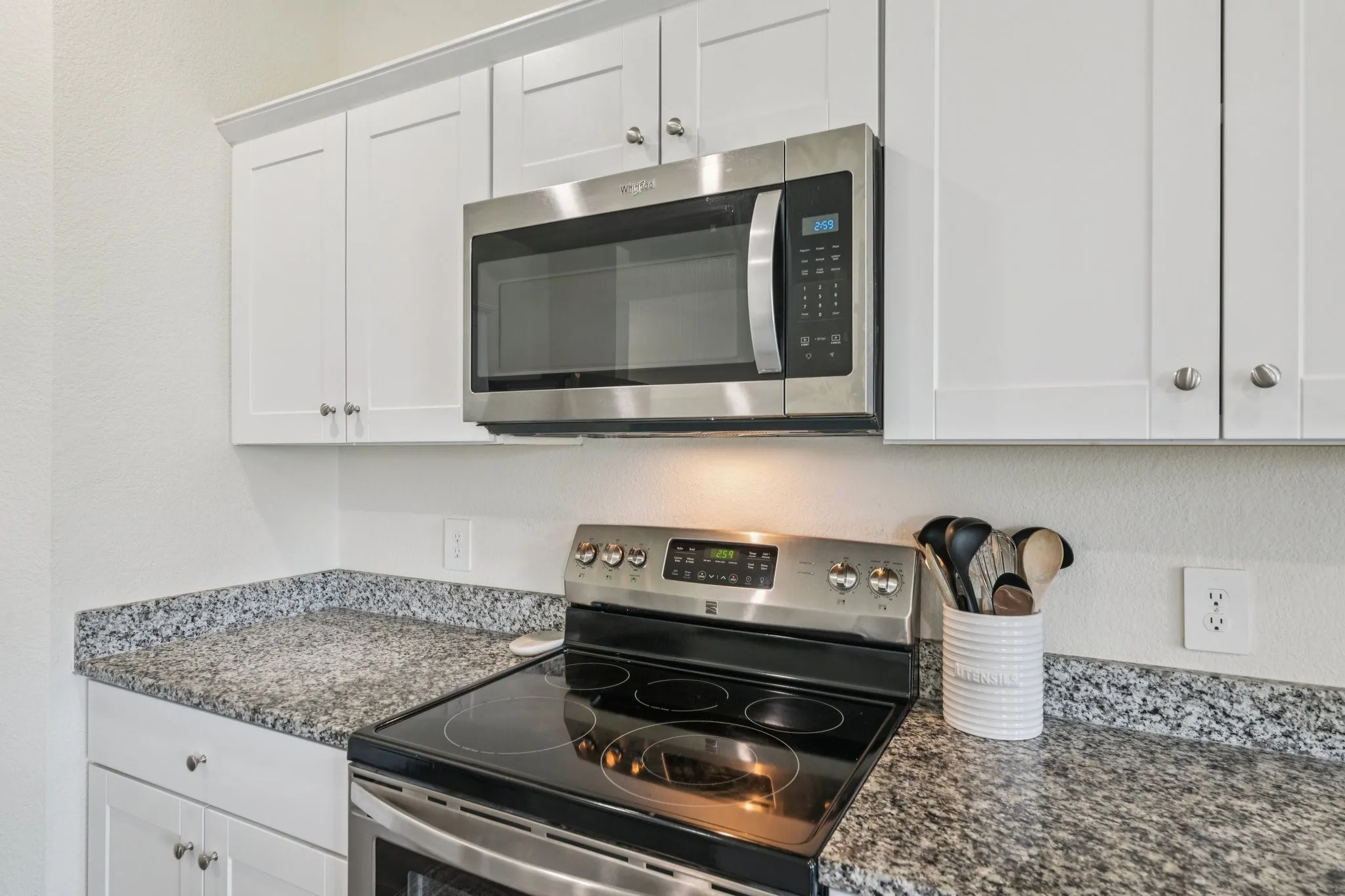 Single Family Residence For Rent in Collin County , 770 Yorkshire Drive, Lavon, Texas 75166, 4 Bedroom, 3 Bathroom, 2 Garage spaces, 2,542 Sqft, built in 2022, mls#21323635, Real Estate Agent in Lavon, Homes For Rent in Collin county, Homes For Rent in Lavon, Realtor in Lavon Texas, Real Estate Brokerage Independent Realty Texas, Luminita Cordes Realtor