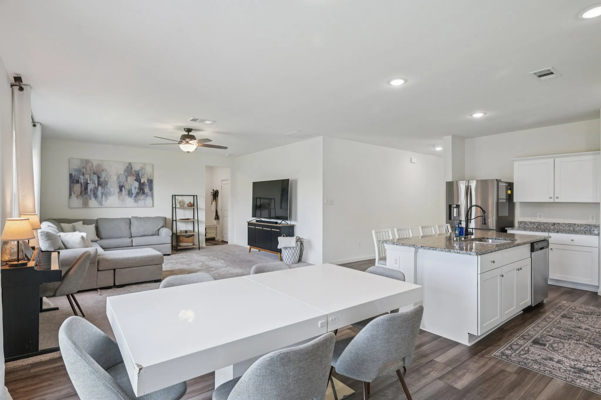 Single Family Residence For Rent in Collin County , 770 Yorkshire Drive, Lavon, Texas 75166, 4 Bedroom, 3 Bathroom, 2 Garage spaces, 2,542 Sqft, built in 2022, mls#21323635, Real Estate Agent in Lavon, Homes For Rent in Collin county, Homes For Rent in Lavon, Realtor in Lavon Texas, Real Estate Brokerage Independent Realty Texas, Luminita Cordes Realtor
