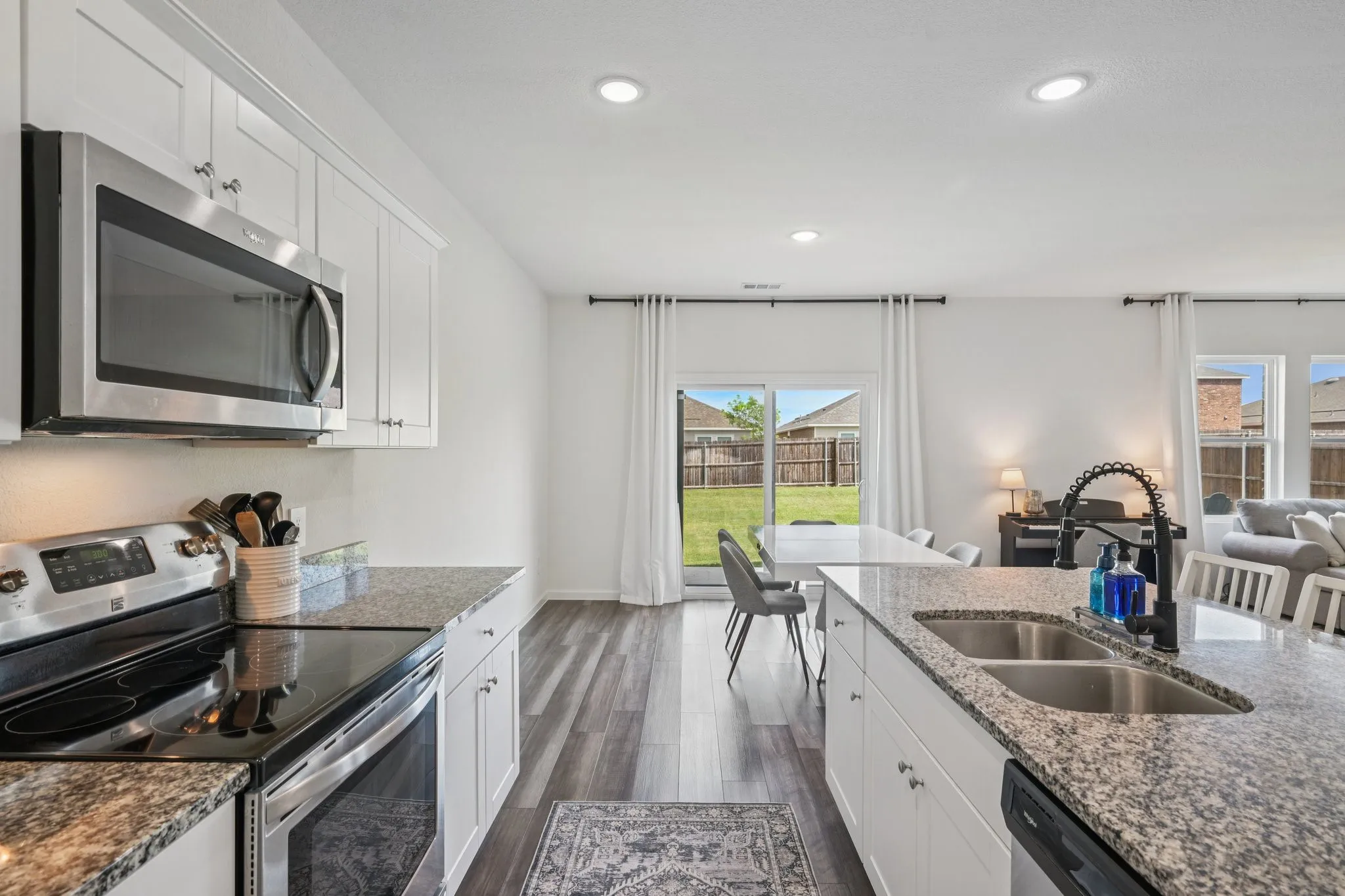 Single Family Residence For Rent in Collin County , 770 Yorkshire Drive, Lavon, Texas 75166, 4 Bedroom, 3 Bathroom, 2 Garage spaces, 2,542 Sqft, built in 2022, mls#21323635, Real Estate Agent in Lavon, Homes For Rent in Collin county, Homes For Rent in Lavon, Realtor in Lavon Texas, Real Estate Brokerage Independent Realty Texas, Luminita Cordes Realtor