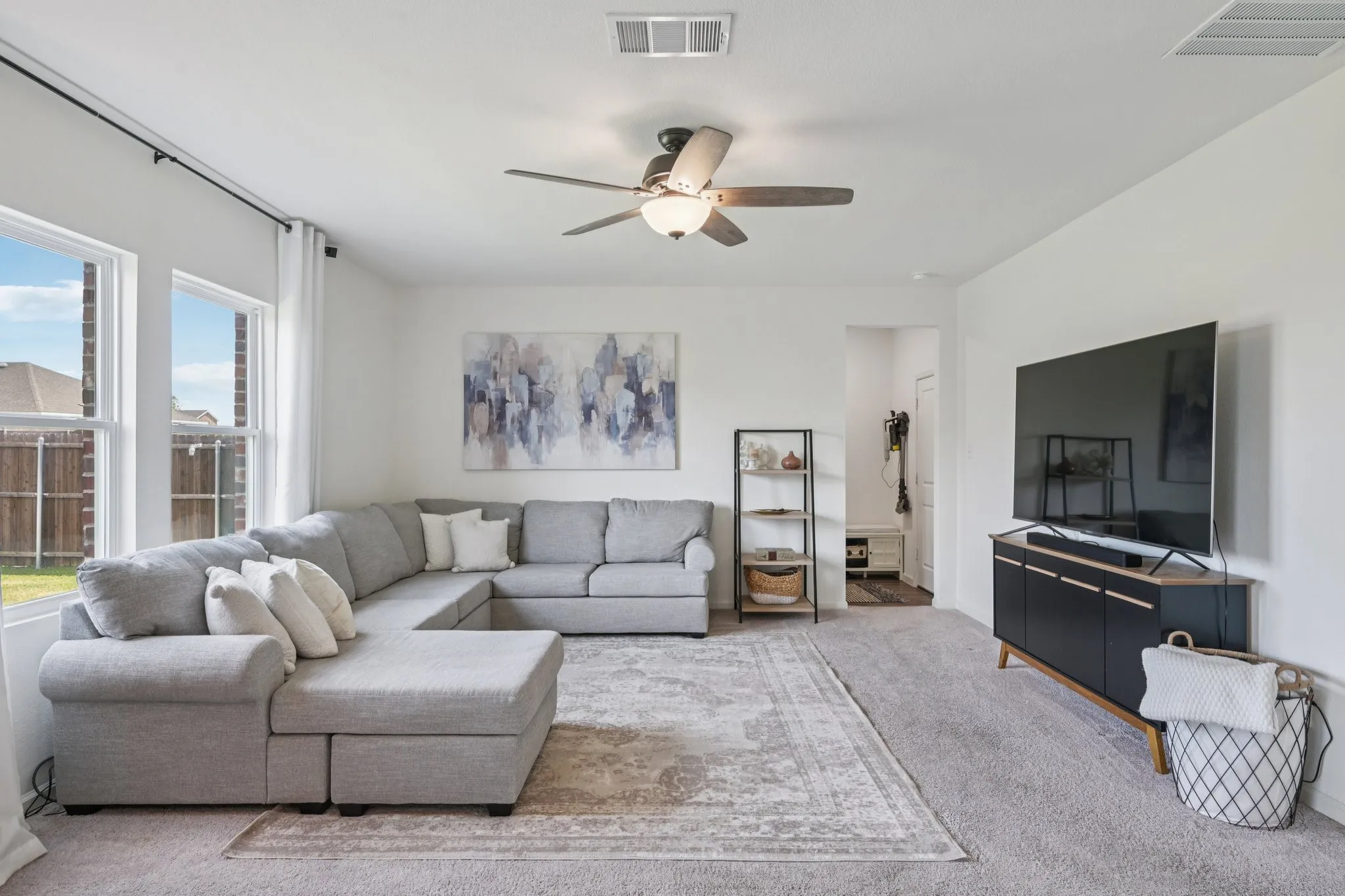 Single Family Residence For Rent in Collin County , 770 Yorkshire Drive, Lavon, Texas 75166, 4 Bedroom, 3 Bathroom, 2 Garage spaces, 2,542 Sqft, built in 2022, mls#21323635, Real Estate Agent in Lavon, Homes For Rent in Collin county, Homes For Rent in Lavon, Realtor in Lavon Texas, Real Estate Brokerage Independent Realty Texas, Luminita Cordes Realtor