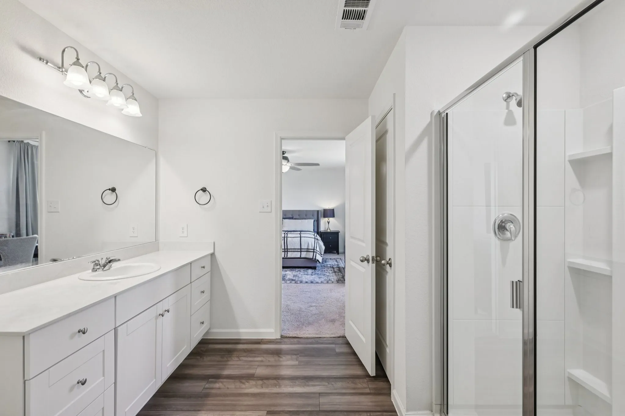 Single Family Residence For Rent in Collin County , 770 Yorkshire Drive, Lavon, Texas 75166, 4 Bedroom, 3 Bathroom, 2 Garage spaces, 2,542 Sqft, built in 2022, mls#21323635, Real Estate Agent in Lavon, Homes For Rent in Collin county, Homes For Rent in Lavon, Realtor in Lavon Texas, Real Estate Brokerage Independent Realty Texas, Luminita Cordes Realtor
