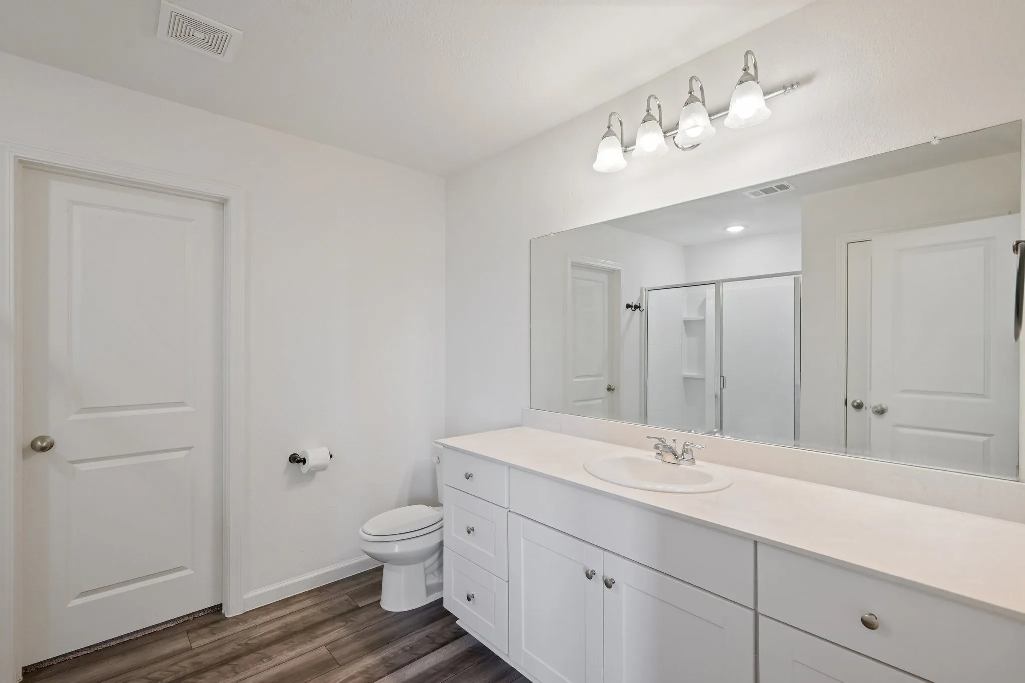 Single Family Residence For Rent in Collin County , 770 Yorkshire Drive, Lavon, Texas 75166, 4 Bedroom, 3 Bathroom, 2 Garage spaces, 2,542 Sqft, built in 2022, mls#21323635, Real Estate Agent in Lavon, Homes For Rent in Collin county, Homes For Rent in Lavon, Realtor in Lavon Texas, Real Estate Brokerage Independent Realty Texas, Luminita Cordes Realtor