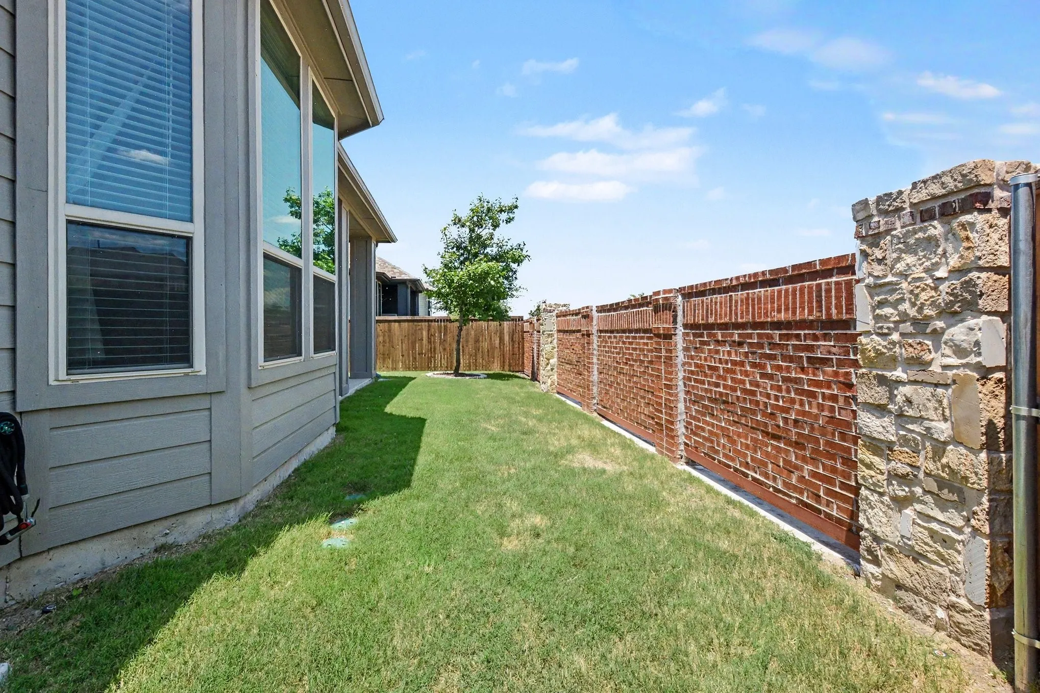 Single Family Residence For Sale in Collin County , 704 Highberry Drive, Anna, Texas 75409, 3 Bedroom, 2 Bathroom, 2 Garage spaces, 1,858 Sqft, built in 2021, mls#21322356, Real Estate Agent in Anna, Homes For Sale in Collin county, Homes For Sale in Anna, Realtor in Anna Texas, Real Estate Brokerage Independent Realty Texas, Luminita Cordes Realtor