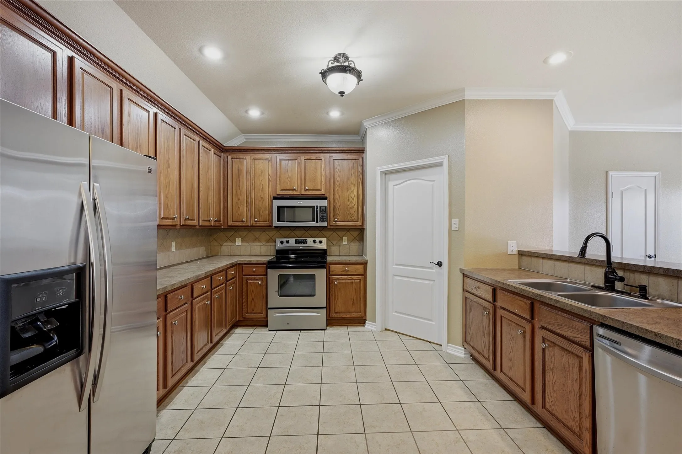 Single Family Residence For Sale in Grayson County , 2704 Rex Cruse Drive, Sherman, Texas 75092, 3 Bedroom, 2 Bathroom, 2 Garage spaces, 1,622 Sqft, built in 2008, mls#21317320, Real Estate Agent in Sherman, Homes For Sale in Grayson county, Homes For Sale in Sherman, Realtor in Sherman Texas, Real Estate Brokerage Independent Realty Texas, Luminita Cordes Realtor