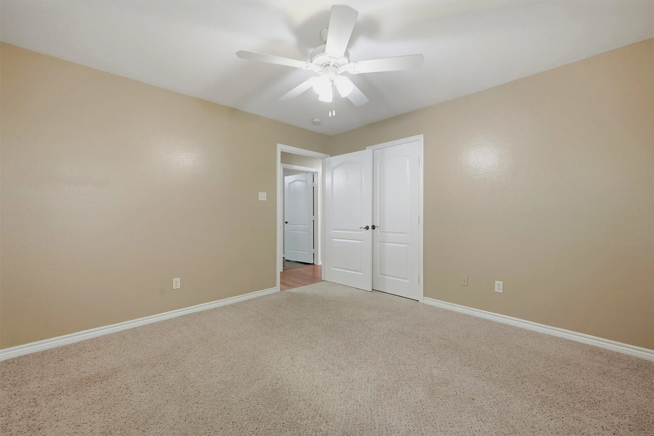 Single Family Residence For Sale in Grayson County , 2704 Rex Cruse Drive, Sherman, Texas 75092, 3 Bedroom, 2 Bathroom, 2 Garage spaces, 1,622 Sqft, built in 2008, mls#21317320, Real Estate Agent in Sherman, Homes For Sale in Grayson county, Homes For Sale in Sherman, Realtor in Sherman Texas, Real Estate Brokerage Independent Realty Texas, Luminita Cordes Realtor
