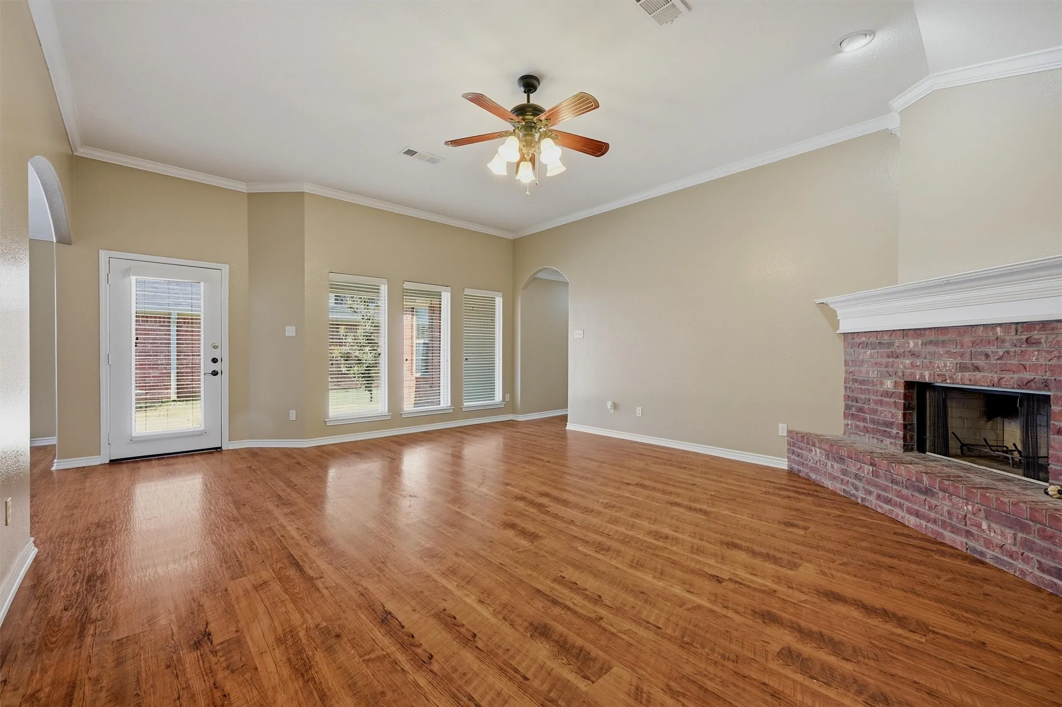 Single Family Residence For Sale in Grayson County , 2704 Rex Cruse Drive, Sherman, Texas 75092, 3 Bedroom, 2 Bathroom, 2 Garage spaces, 1,622 Sqft, built in 2008, mls#21317320, Real Estate Agent in Sherman, Homes For Sale in Grayson county, Homes For Sale in Sherman, Realtor in Sherman Texas, Real Estate Brokerage Independent Realty Texas, Luminita Cordes Realtor
