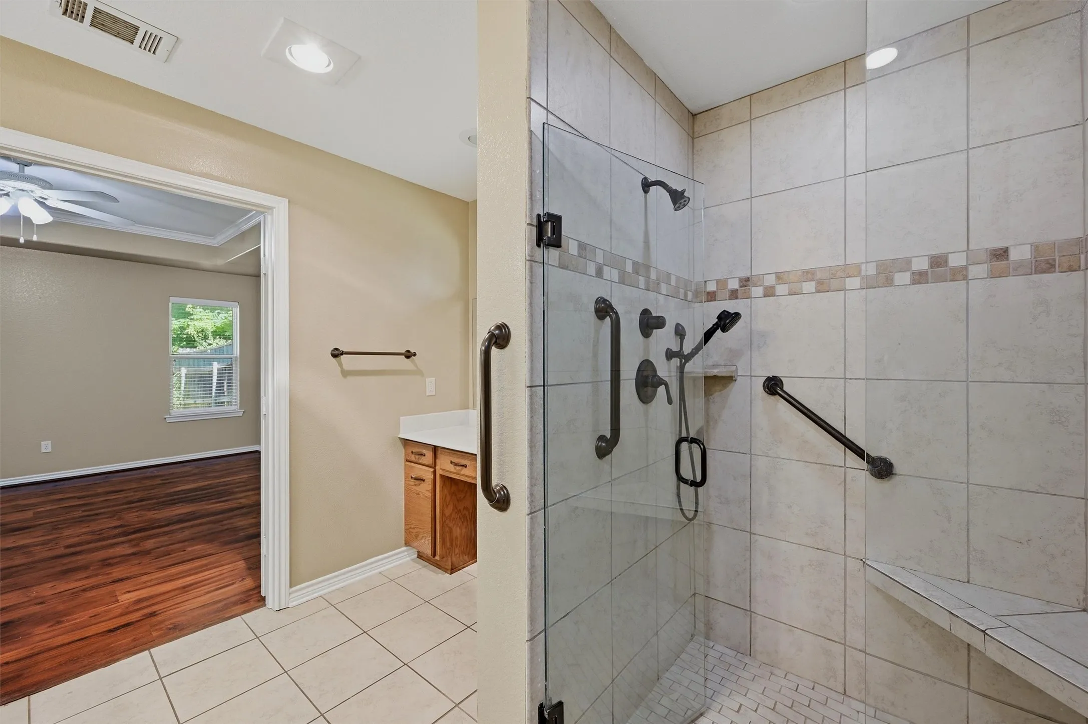 Single Family Residence For Sale in Grayson County , 2704 Rex Cruse Drive, Sherman, Texas 75092, 3 Bedroom, 2 Bathroom, 2 Garage spaces, 1,622 Sqft, built in 2008, mls#21317320, Real Estate Agent in Sherman, Homes For Sale in Grayson county, Homes For Sale in Sherman, Realtor in Sherman Texas, Real Estate Brokerage Independent Realty Texas, Luminita Cordes Realtor