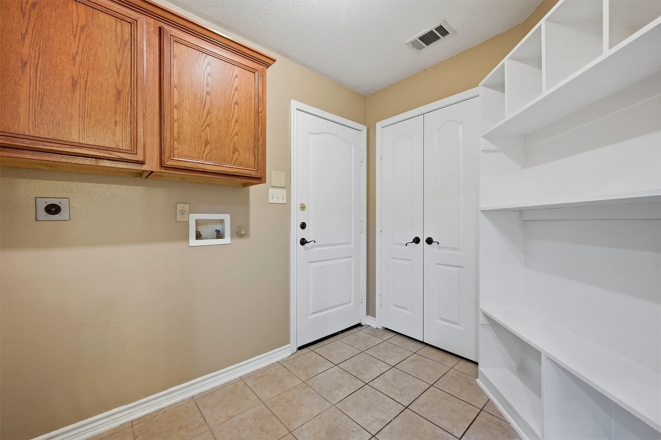 Single Family Residence For Sale in Grayson County , 2704 Rex Cruse Drive, Sherman, Texas 75092, 3 Bedroom, 2 Bathroom, 2 Garage spaces, 1,622 Sqft, built in 2008, mls#21317320, Real Estate Agent in Sherman, Homes For Sale in Grayson county, Homes For Sale in Sherman, Realtor in Sherman Texas, Real Estate Brokerage Independent Realty Texas, Luminita Cordes Realtor