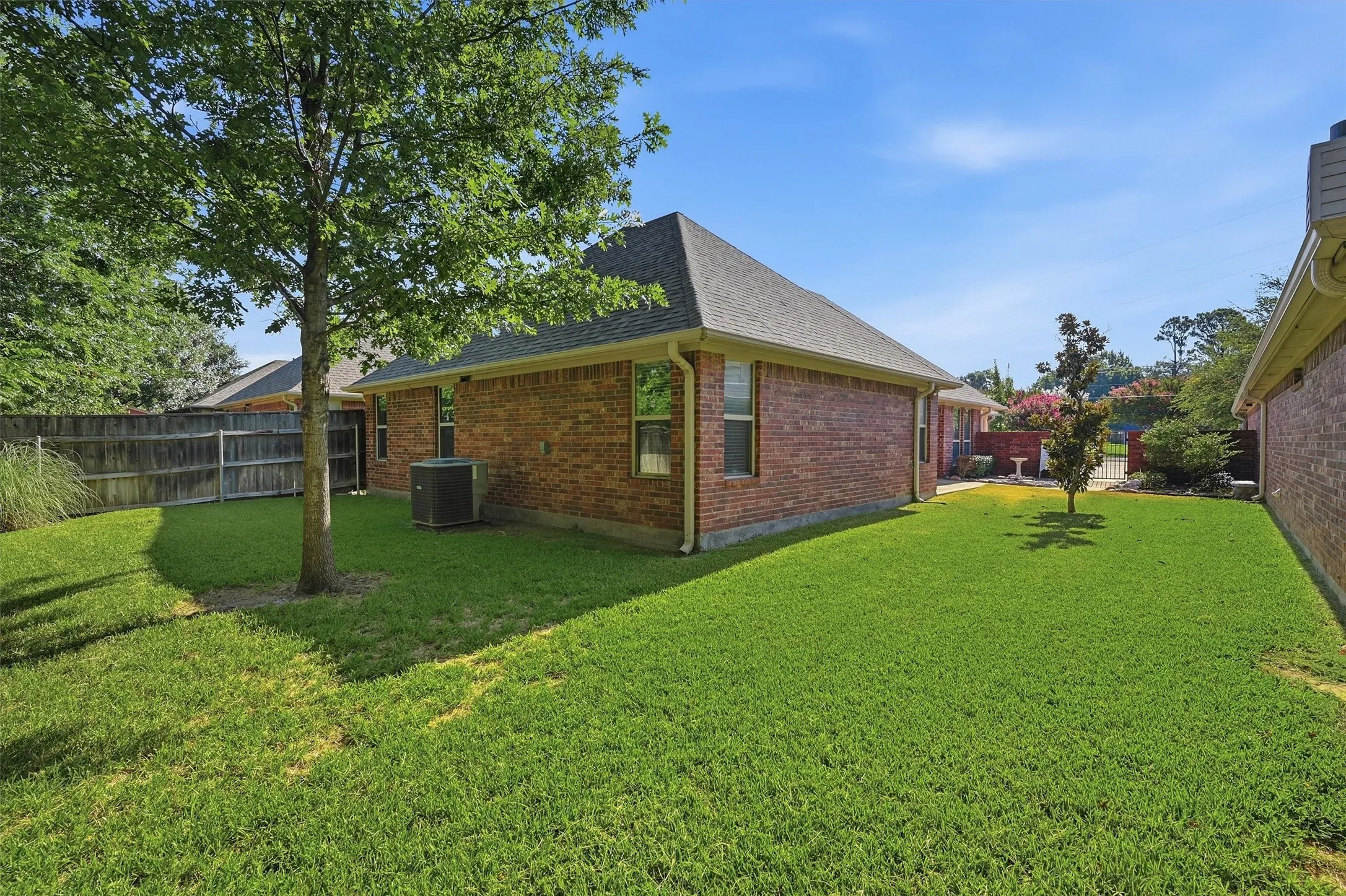 Single Family Residence For Sale in Grayson County , 2704 Rex Cruse Drive, Sherman, Texas 75092, 3 Bedroom, 2 Bathroom, 2 Garage spaces, 1,622 Sqft, built in 2008, mls#21317320, Real Estate Agent in Sherman, Homes For Sale in Grayson county, Homes For Sale in Sherman, Realtor in Sherman Texas, Real Estate Brokerage Independent Realty Texas, Luminita Cordes Realtor