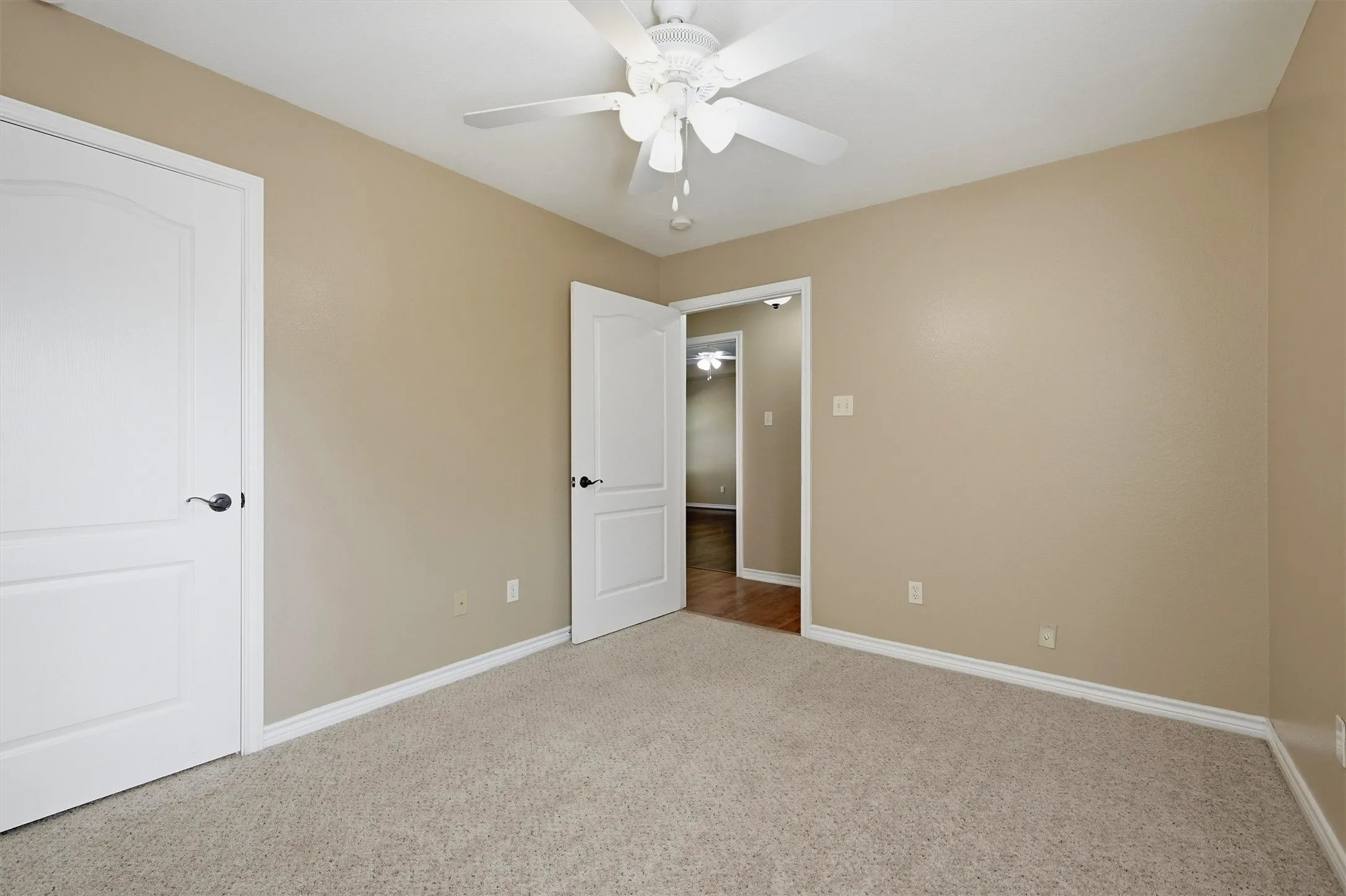Single Family Residence For Sale in Grayson County , 2704 Rex Cruse Drive, Sherman, Texas 75092, 3 Bedroom, 2 Bathroom, 2 Garage spaces, 1,622 Sqft, built in 2008, mls#21317320, Real Estate Agent in Sherman, Homes For Sale in Grayson county, Homes For Sale in Sherman, Realtor in Sherman Texas, Real Estate Brokerage Independent Realty Texas, Luminita Cordes Realtor