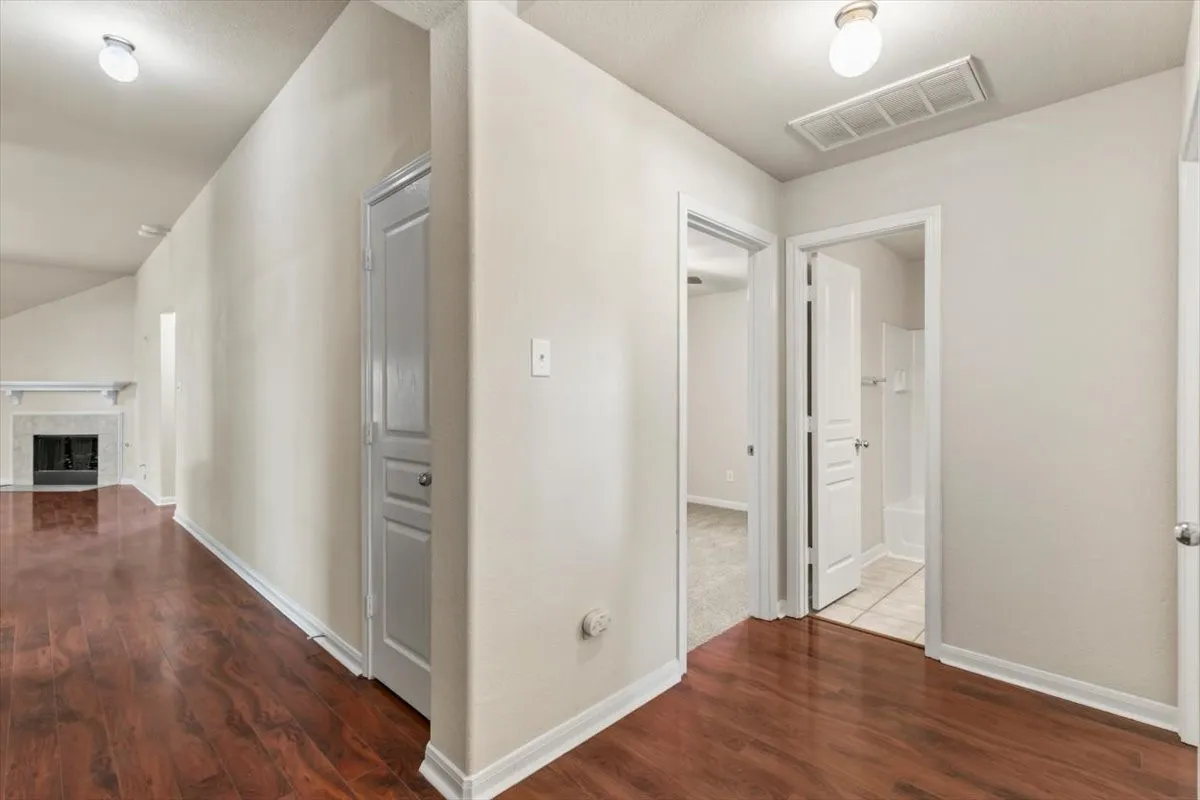 Single Family Residence For Rent in Denton County , 2733 Sunlight Drive, Little Elm, Texas 75068, 3 Bedroom, 2 Bathroom, 2 Garage spaces, 1,544 Sqft, built in 2004, mls#21324038, Real Estate Agent in Little Elm, Homes For Rent in Denton county, Homes For Rent in Little Elm, Realtor in Little Elm Texas, Real Estate Brokerage Independent Realty Texas, Luminita Cordes Realtor