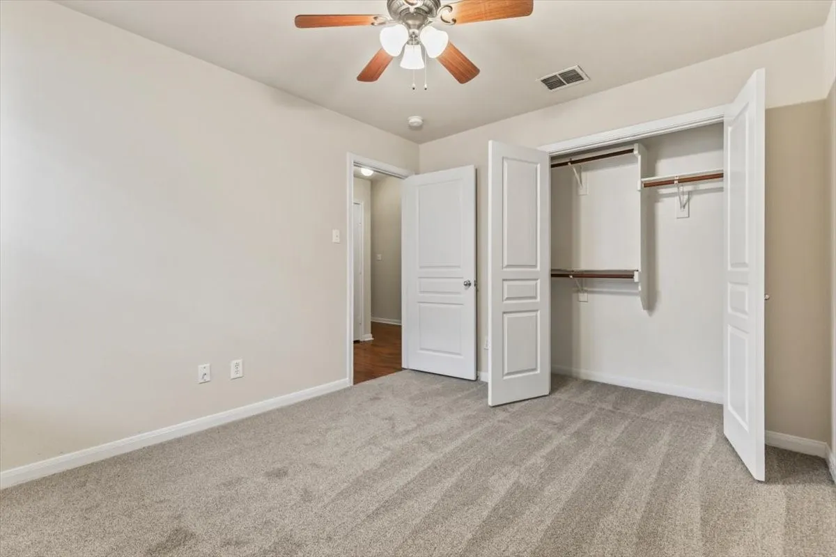 Single Family Residence For Rent in Denton County , 2733 Sunlight Drive, Little Elm, Texas 75068, 3 Bedroom, 2 Bathroom, 2 Garage spaces, 1,544 Sqft, built in 2004, mls#21324038, Real Estate Agent in Little Elm, Homes For Rent in Denton county, Homes For Rent in Little Elm, Realtor in Little Elm Texas, Real Estate Brokerage Independent Realty Texas, Luminita Cordes Realtor