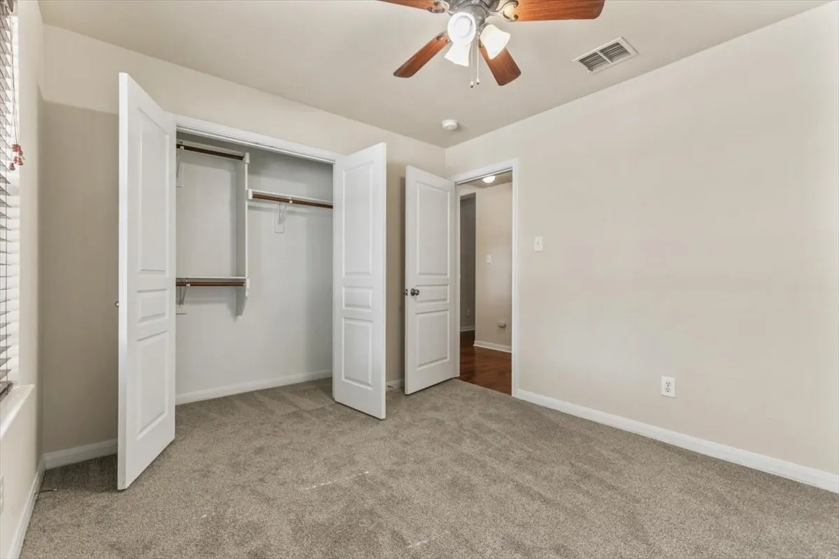 Single Family Residence For Rent in Denton County , 2733 Sunlight Drive, Little Elm, Texas 75068, 3 Bedroom, 2 Bathroom, 2 Garage spaces, 1,544 Sqft, built in 2004, mls#21324038, Real Estate Agent in Little Elm, Homes For Rent in Denton county, Homes For Rent in Little Elm, Realtor in Little Elm Texas, Real Estate Brokerage Independent Realty Texas, Luminita Cordes Realtor