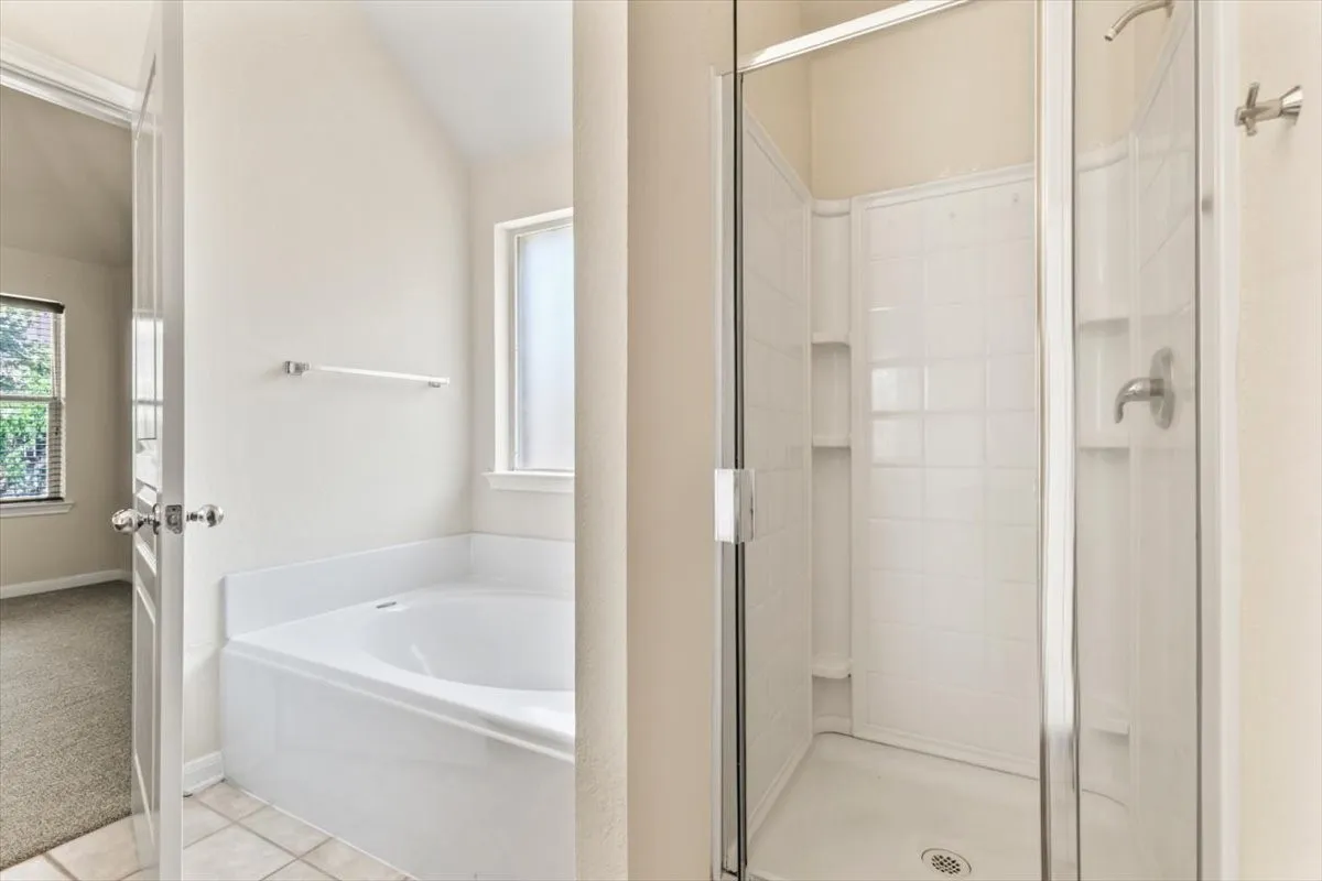 Single Family Residence For Rent in Denton County , 2733 Sunlight Drive, Little Elm, Texas 75068, 3 Bedroom, 2 Bathroom, 2 Garage spaces, 1,544 Sqft, built in 2004, mls#21324038, Real Estate Agent in Little Elm, Homes For Rent in Denton county, Homes For Rent in Little Elm, Realtor in Little Elm Texas, Real Estate Brokerage Independent Realty Texas, Luminita Cordes Realtor