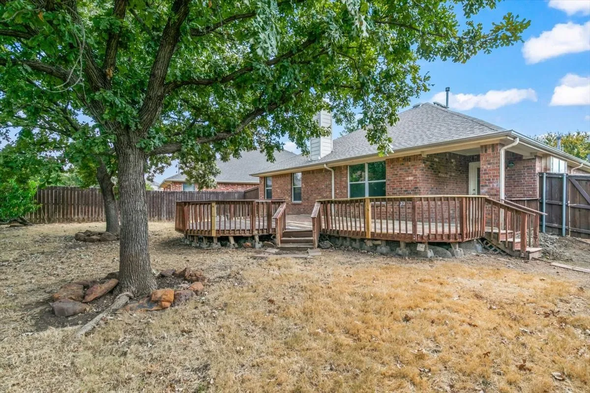 Single Family Residence For Rent in Denton County , 2733 Sunlight Drive, Little Elm, Texas 75068, 3 Bedroom, 2 Bathroom, 2 Garage spaces, 1,544 Sqft, built in 2004, mls#21324038, Real Estate Agent in Little Elm, Homes For Rent in Denton county, Homes For Rent in Little Elm, Realtor in Little Elm Texas, Real Estate Brokerage Independent Realty Texas, Luminita Cordes Realtor