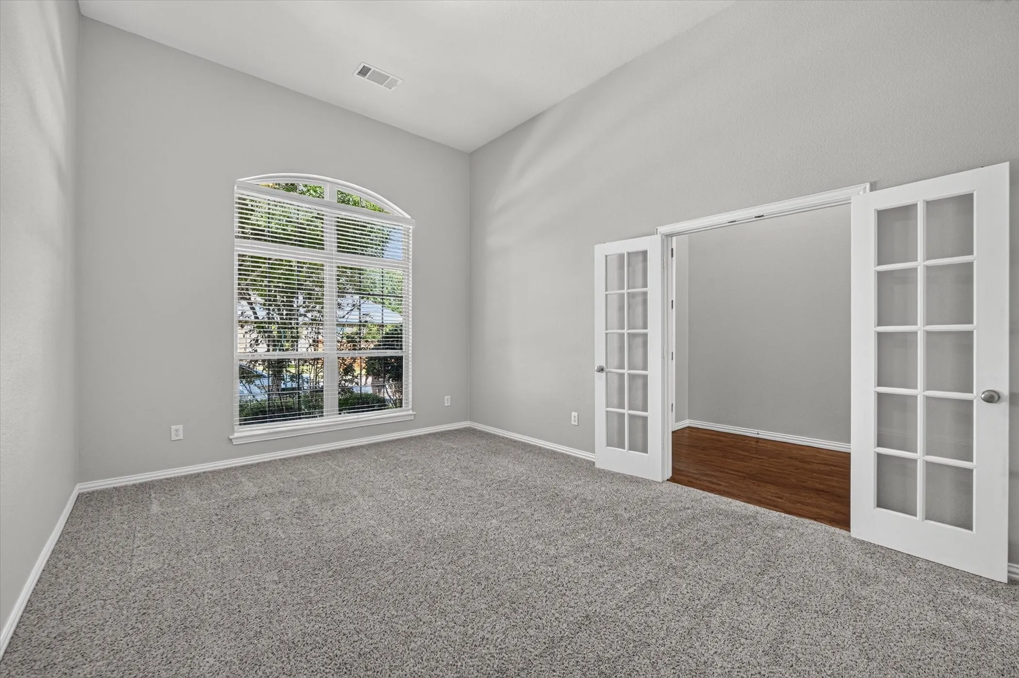 Single Family Residence For Sale in Denton County , 8417 Bayberry Avenue, Lantana, Texas 76226, 4 Bedroom, 4 Bathroom, 2 Garage spaces, 3,450 Sqft, built in 2010, mls#21322729, Real Estate Agent in Lantana, Homes For Sale in Denton county, Homes For Sale in Lantana, Realtor in Lantana Texas, Real Estate Brokerage Independent Realty Texas, Luminita Cordes Realtor